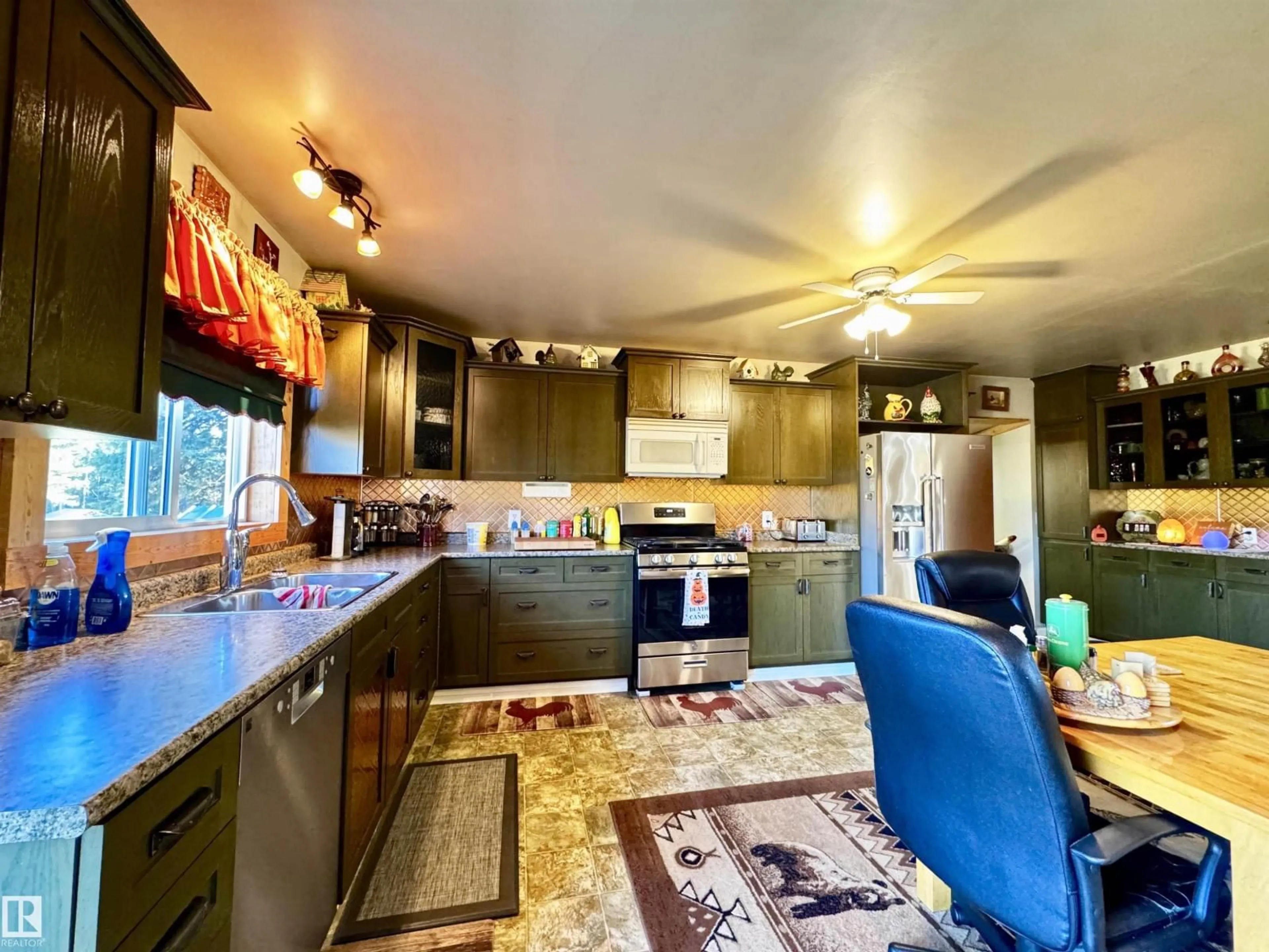 Open concept kitchen, unknown for 8402 TOWNSHIP 503, Rural Brazeau County Alberta T7A2A3