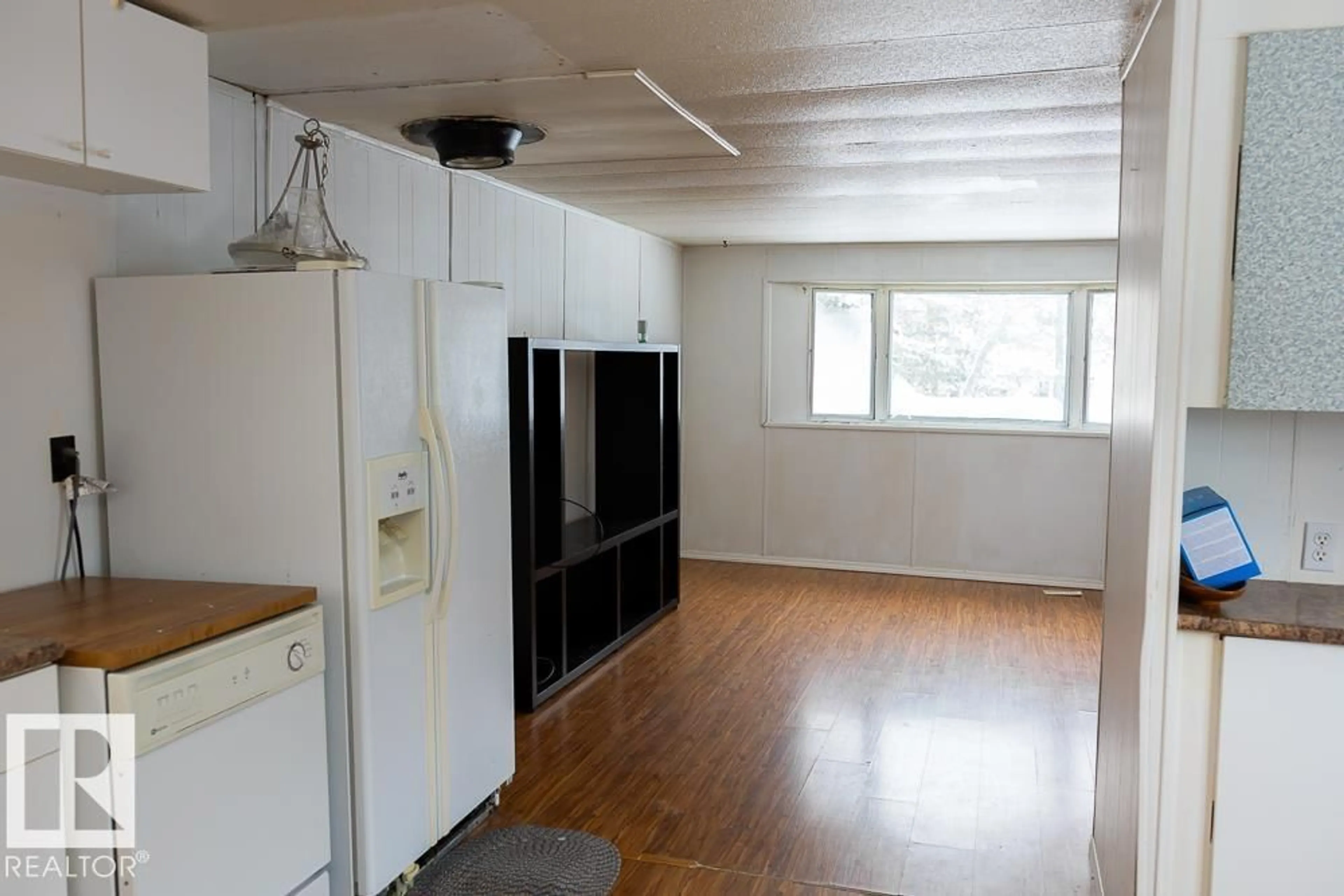 A pic of a room for 5016 44 ST, Drayton Valley Alberta T7A1B3