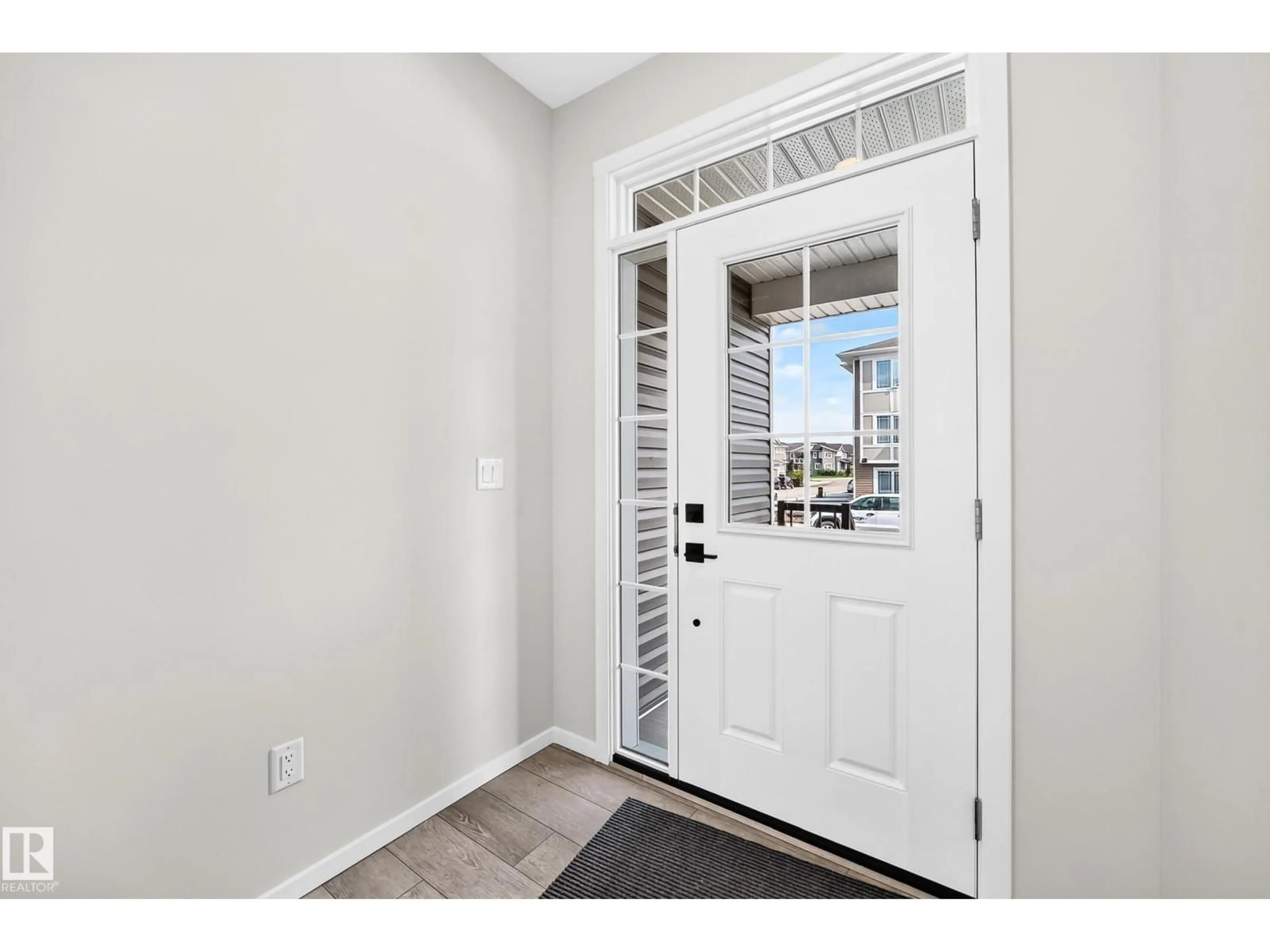 Indoor entryway for NW - 1516 205 ST, Edmonton Alberta T6M3E7