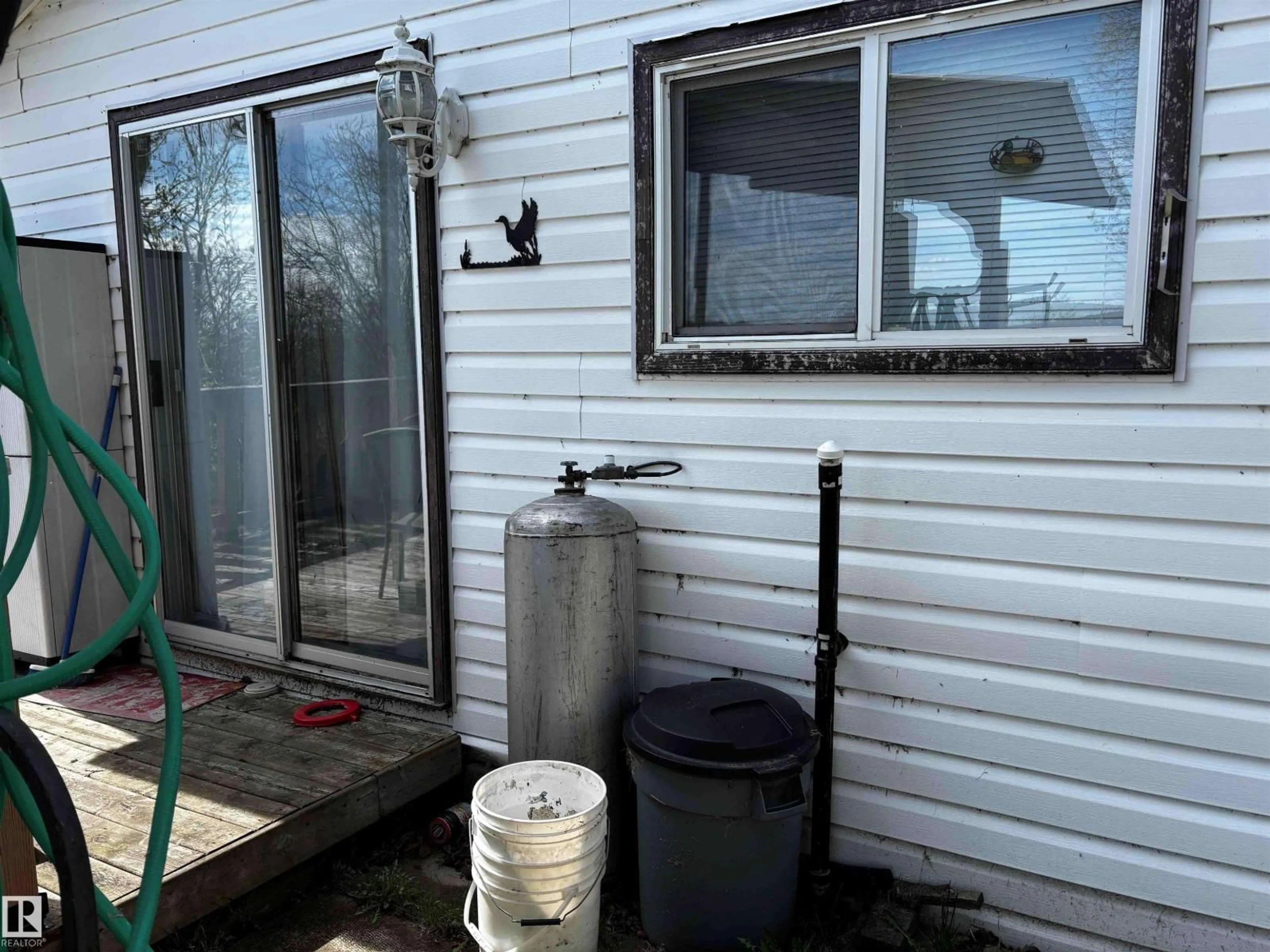 Unknown for 904 LAKESHORE DR, Rural Wetaskiwin County Alberta T0C0T0