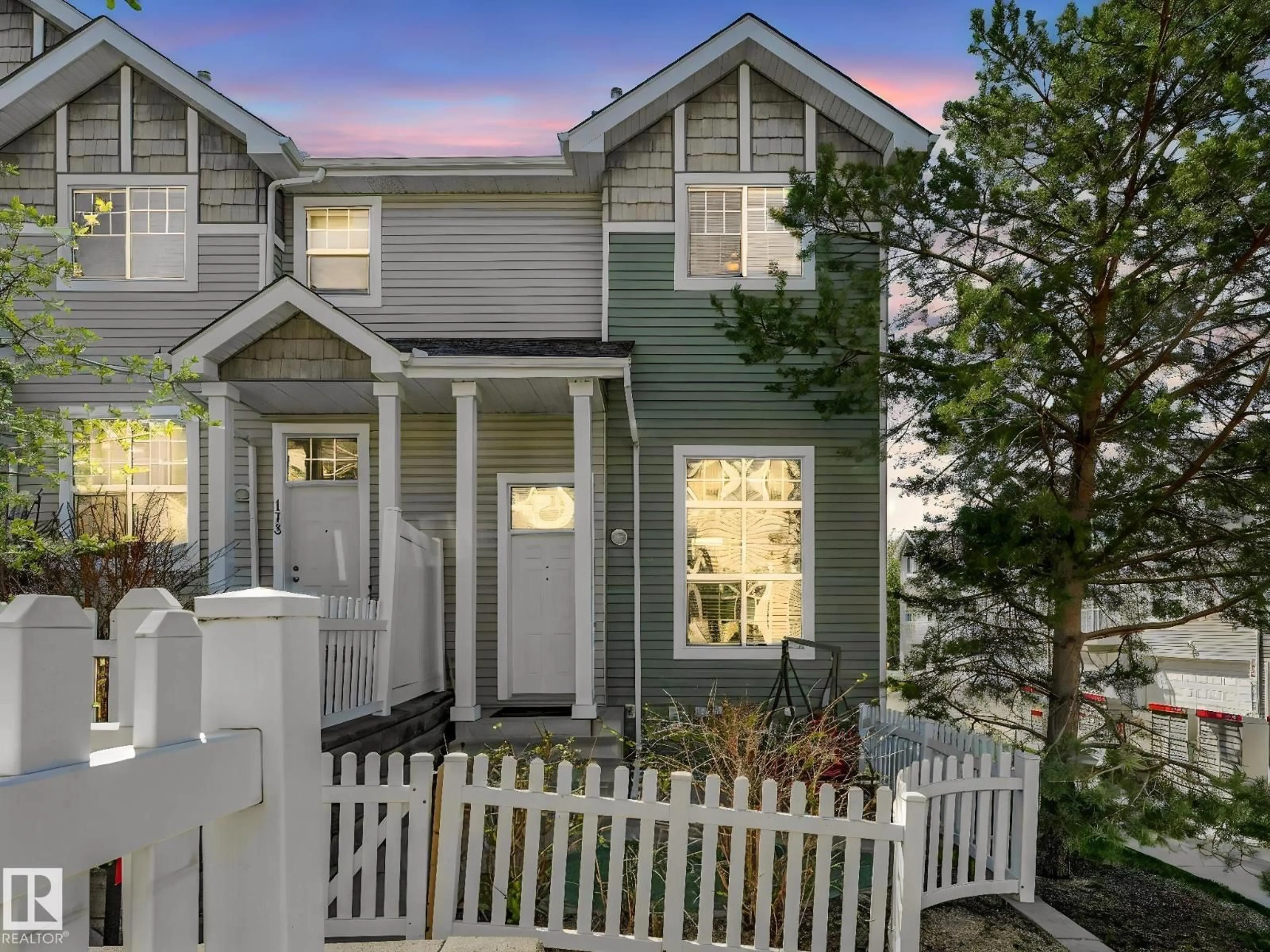 Home with vinyl exterior material, street for 5604 - 172 199 ST, Edmonton Alberta T6M2Z9