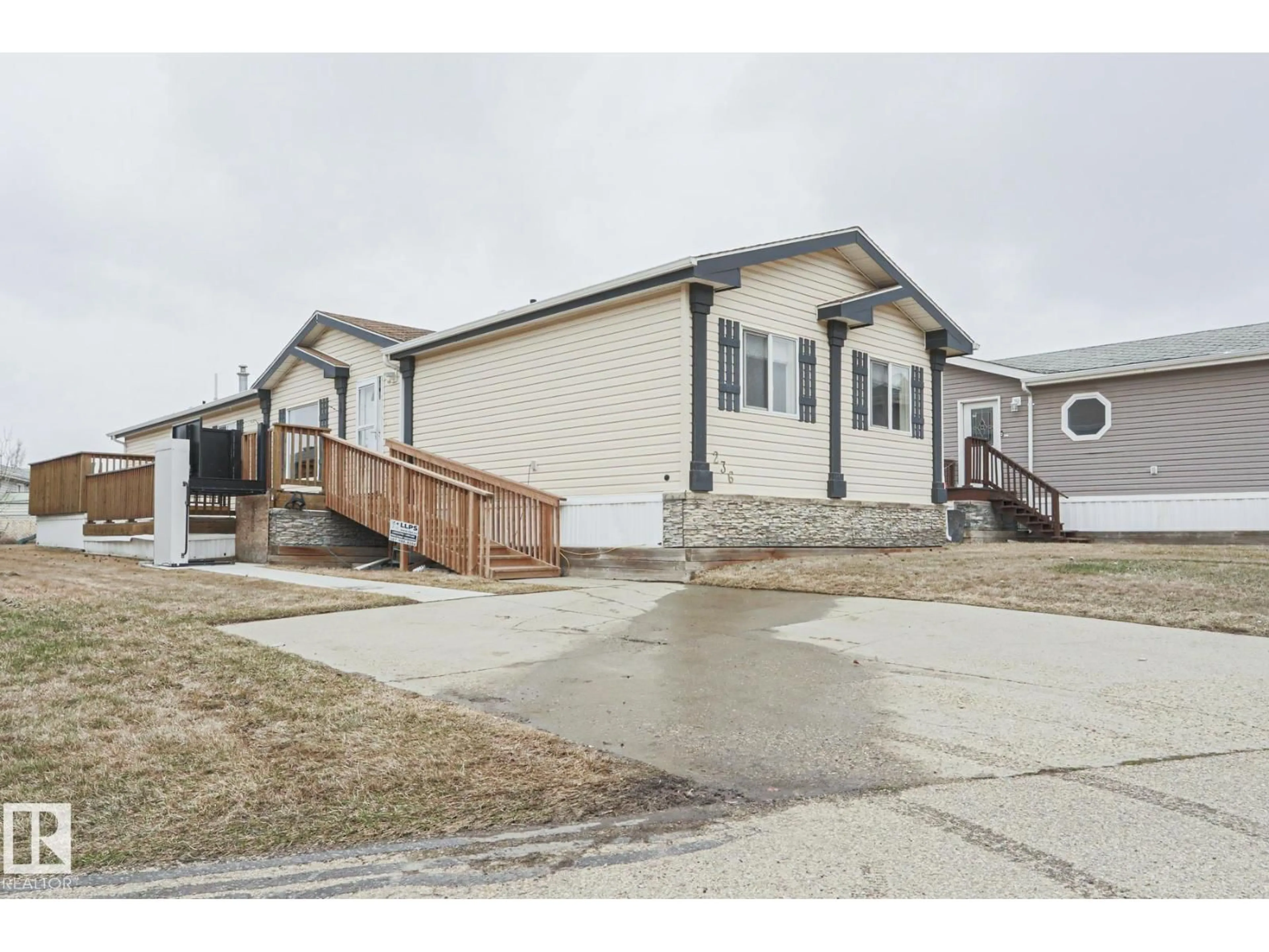 Unknown for 236 OAKWOOD DR, Edmonton Alberta T8P0A4