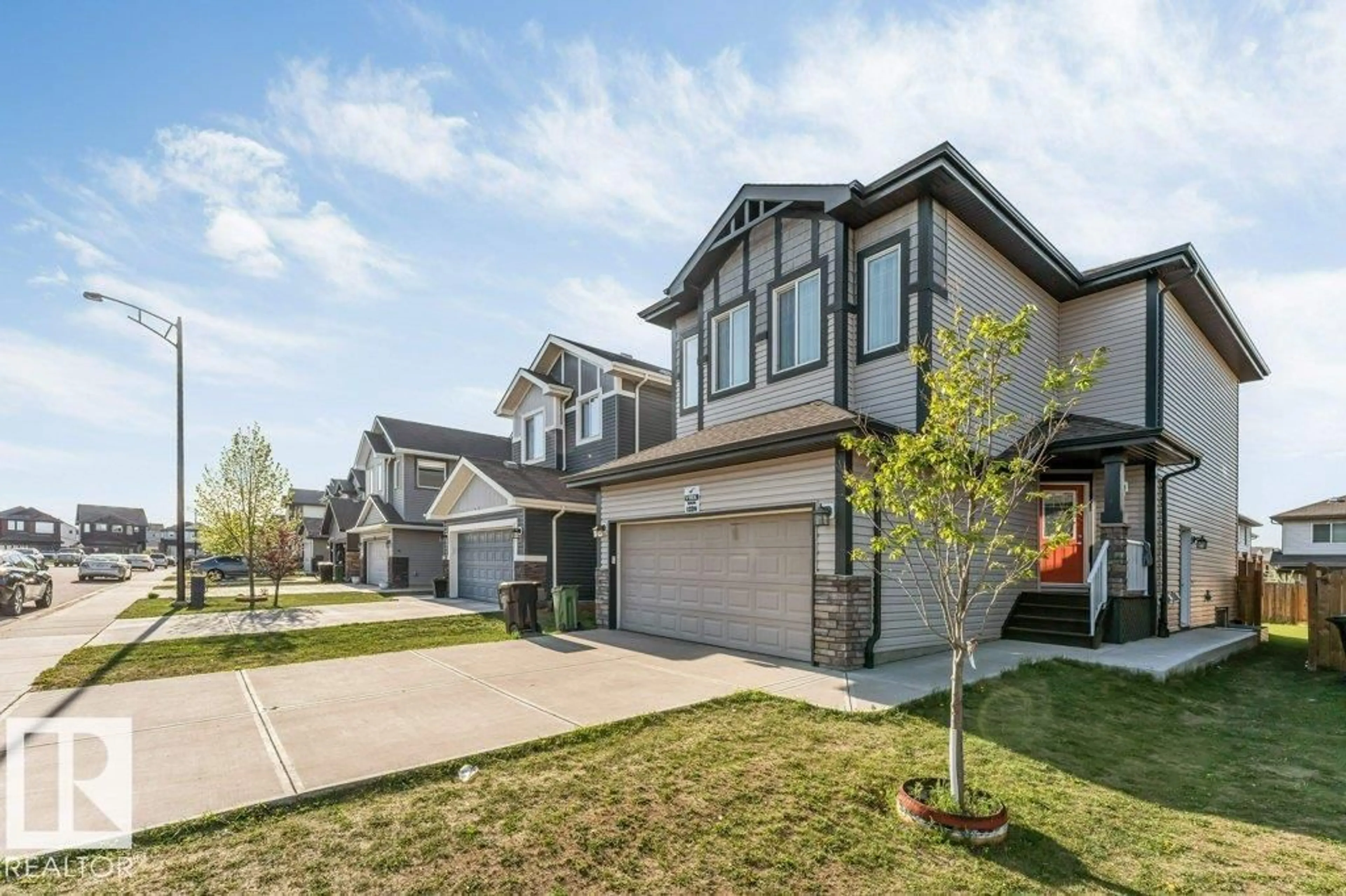 Unknown for 1224 25 AV, Edmonton Alberta T6T2E5