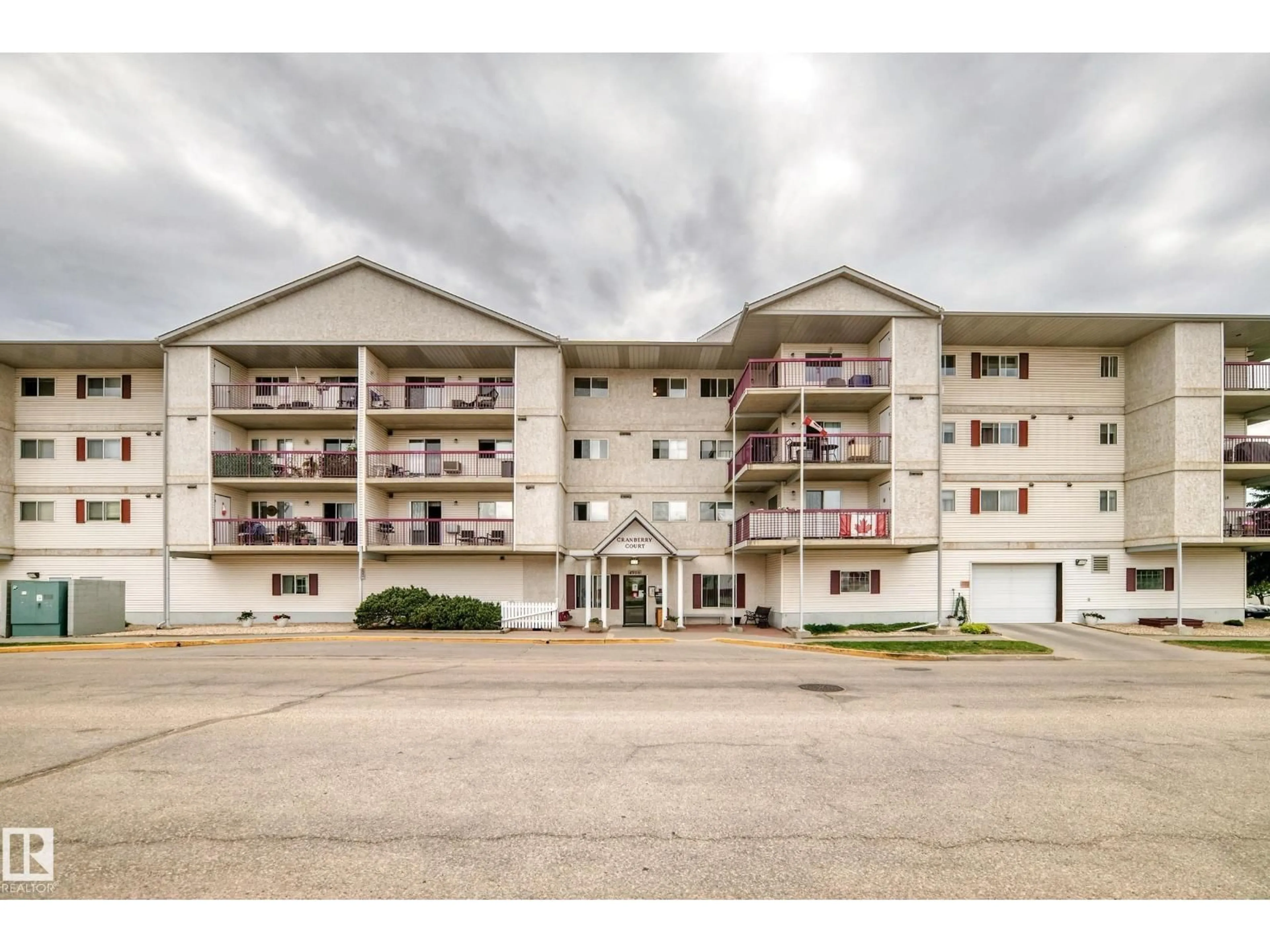 Unknown for 311 - 4906 47 AV, Leduc Alberta T9E6R7