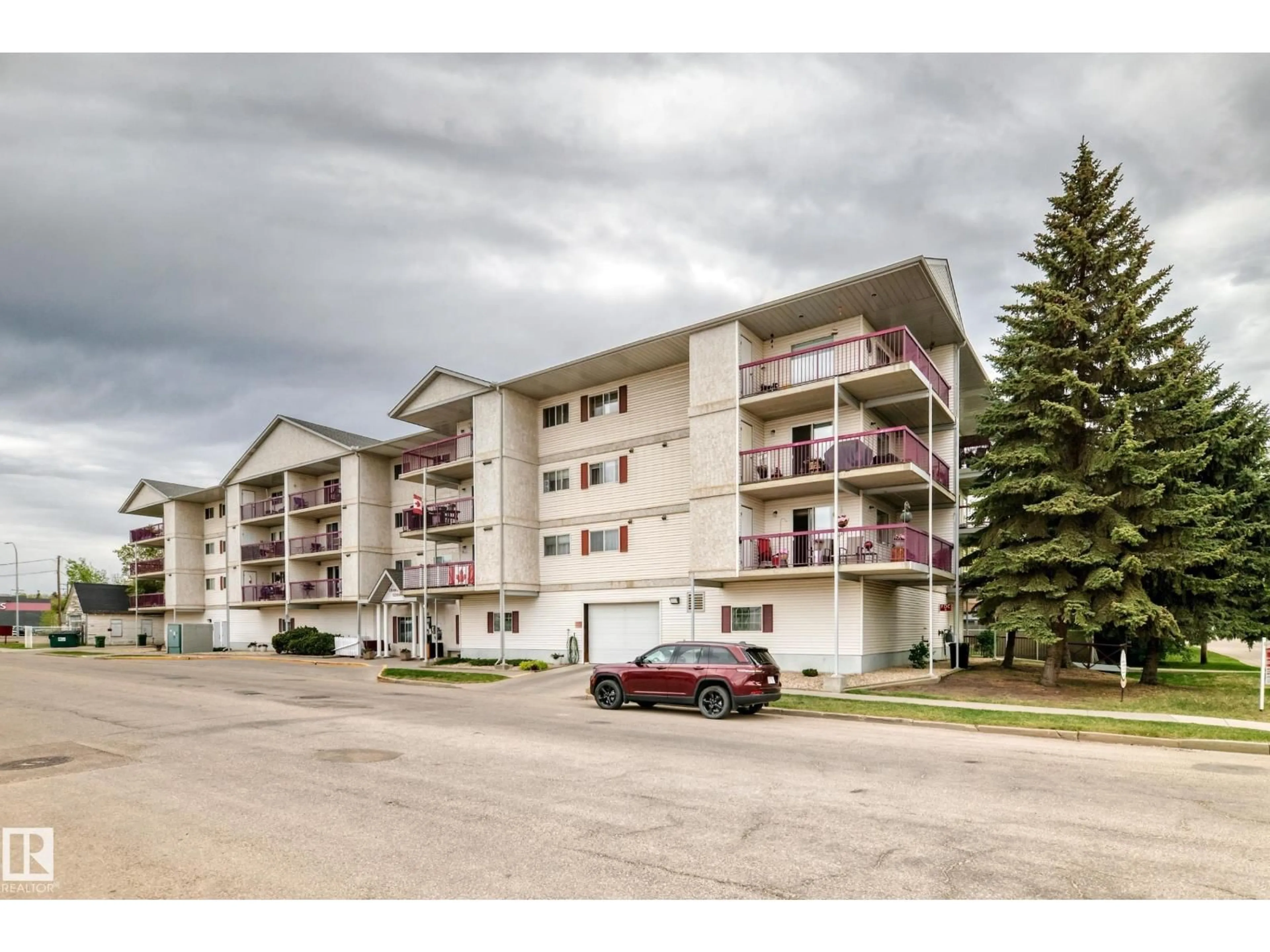 Unknown for 311 - 4906 47 AV, Leduc Alberta T9E6R7