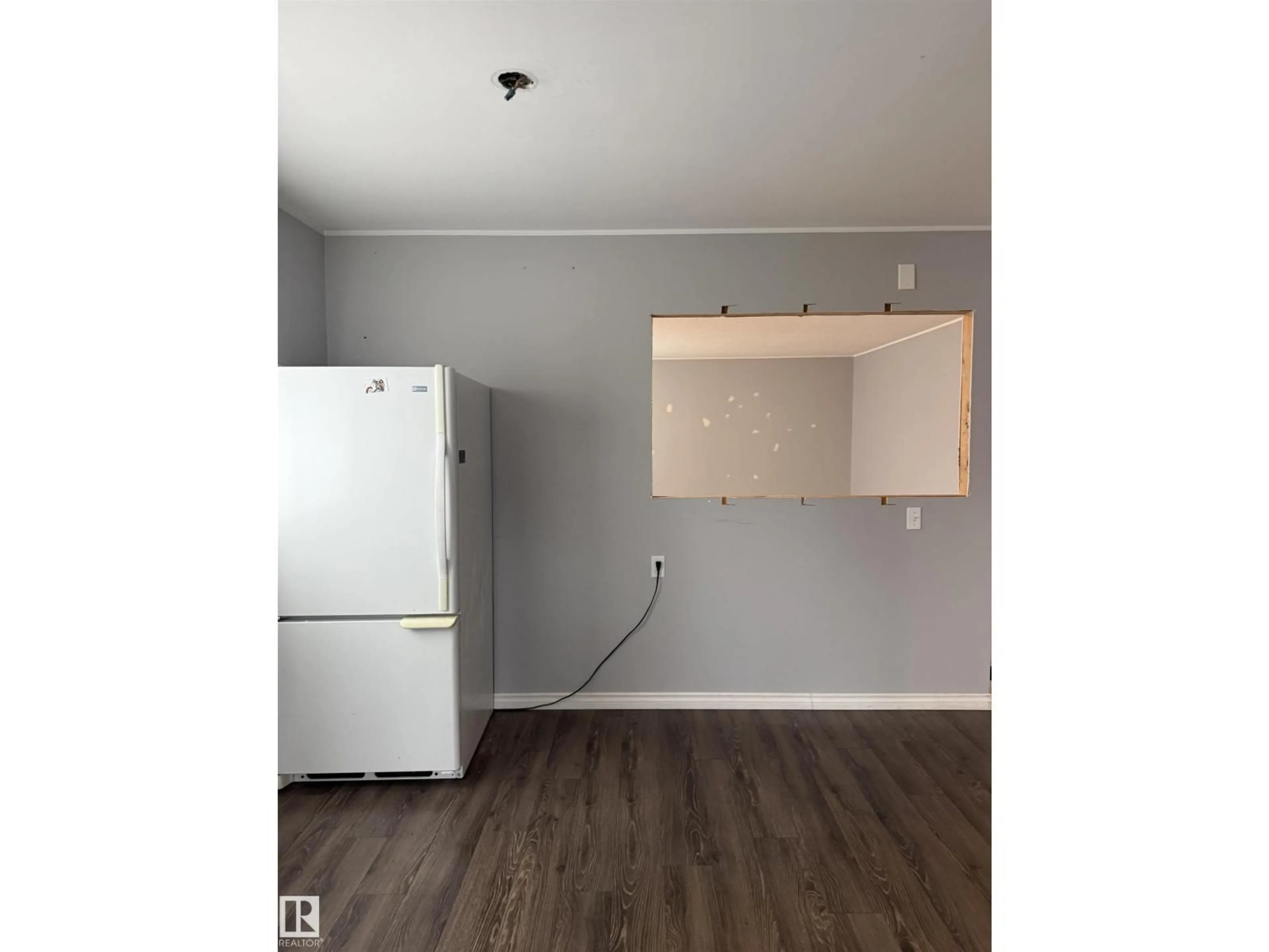 A pic of a room for 5307 48 ST, Stony Plain Alberta T7Z1E4