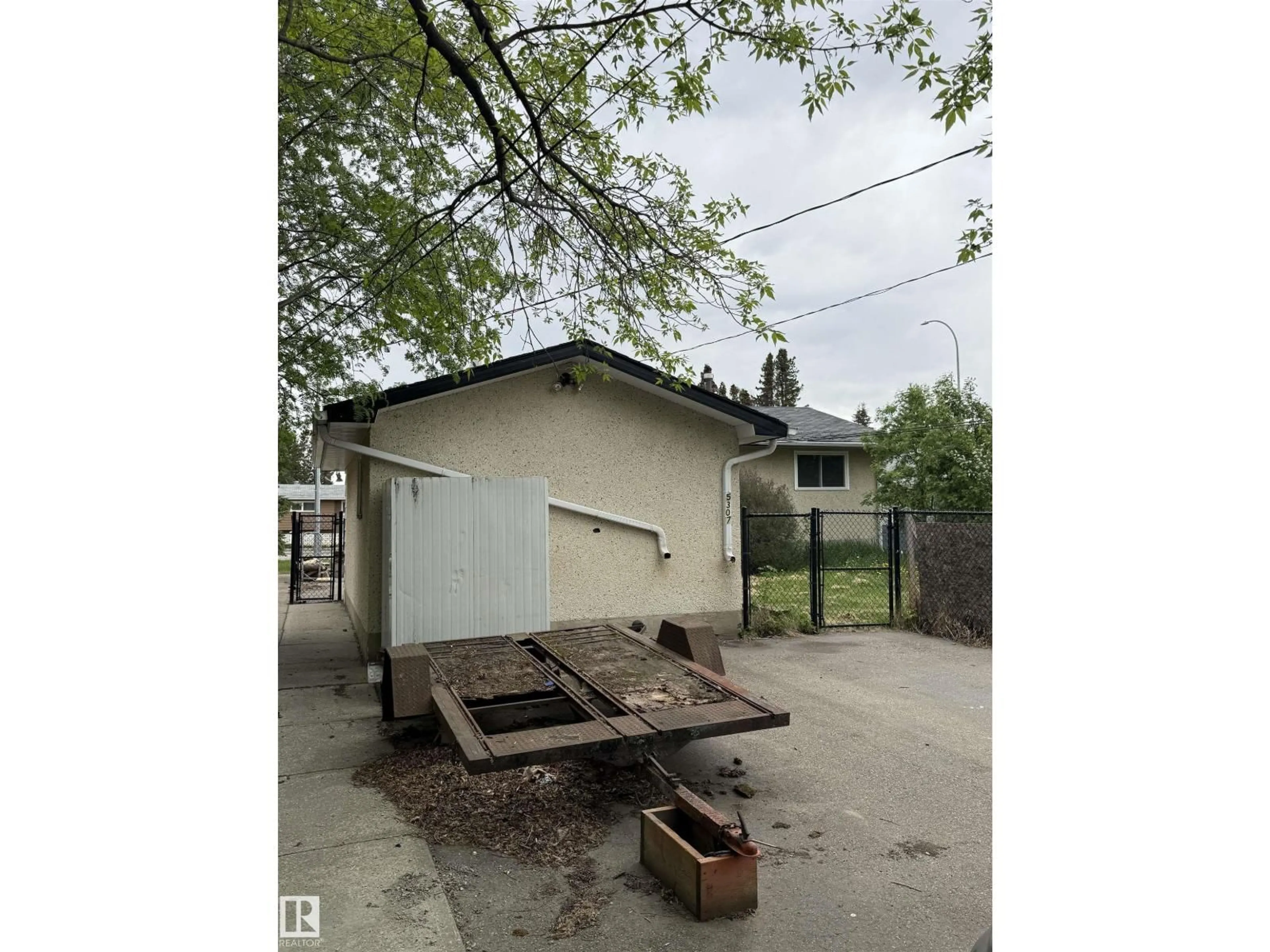 Shed for 5307 48 ST, Stony Plain Alberta T7Z1E4