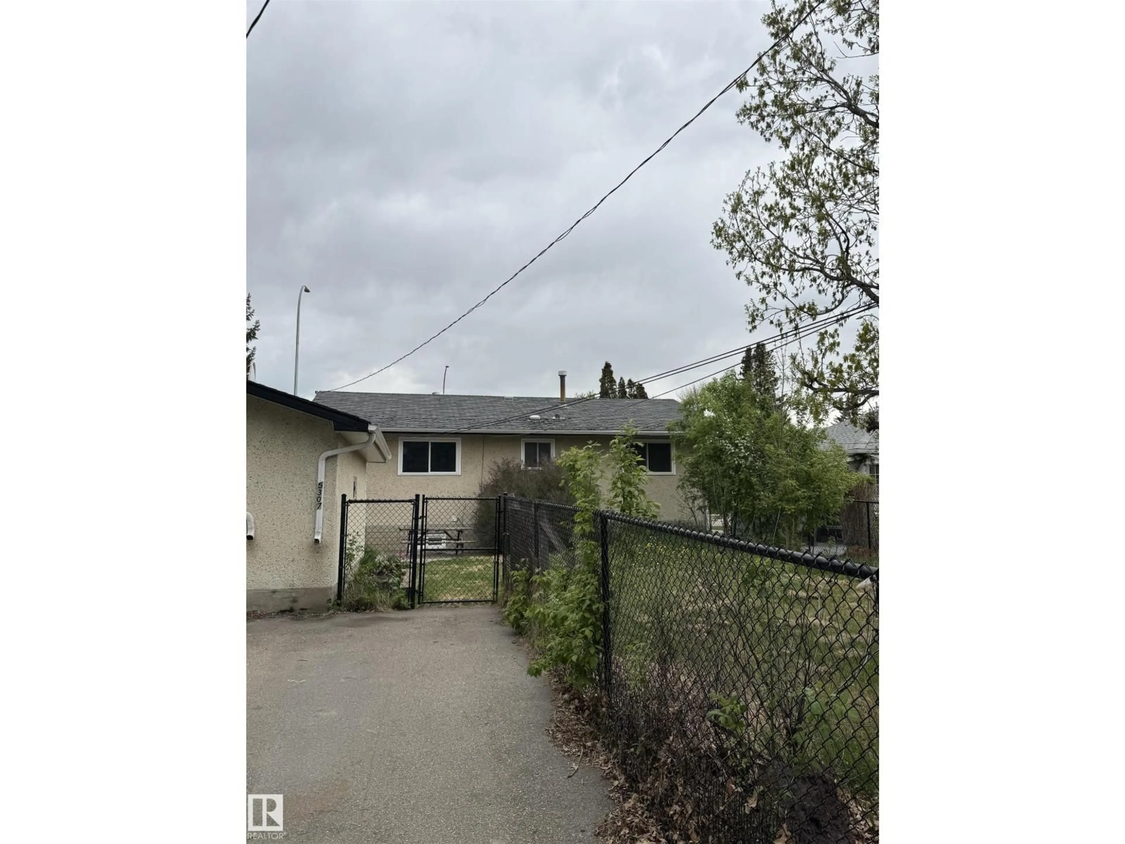 Unknown for 5307 48 ST, Stony Plain Alberta T7Z1E4