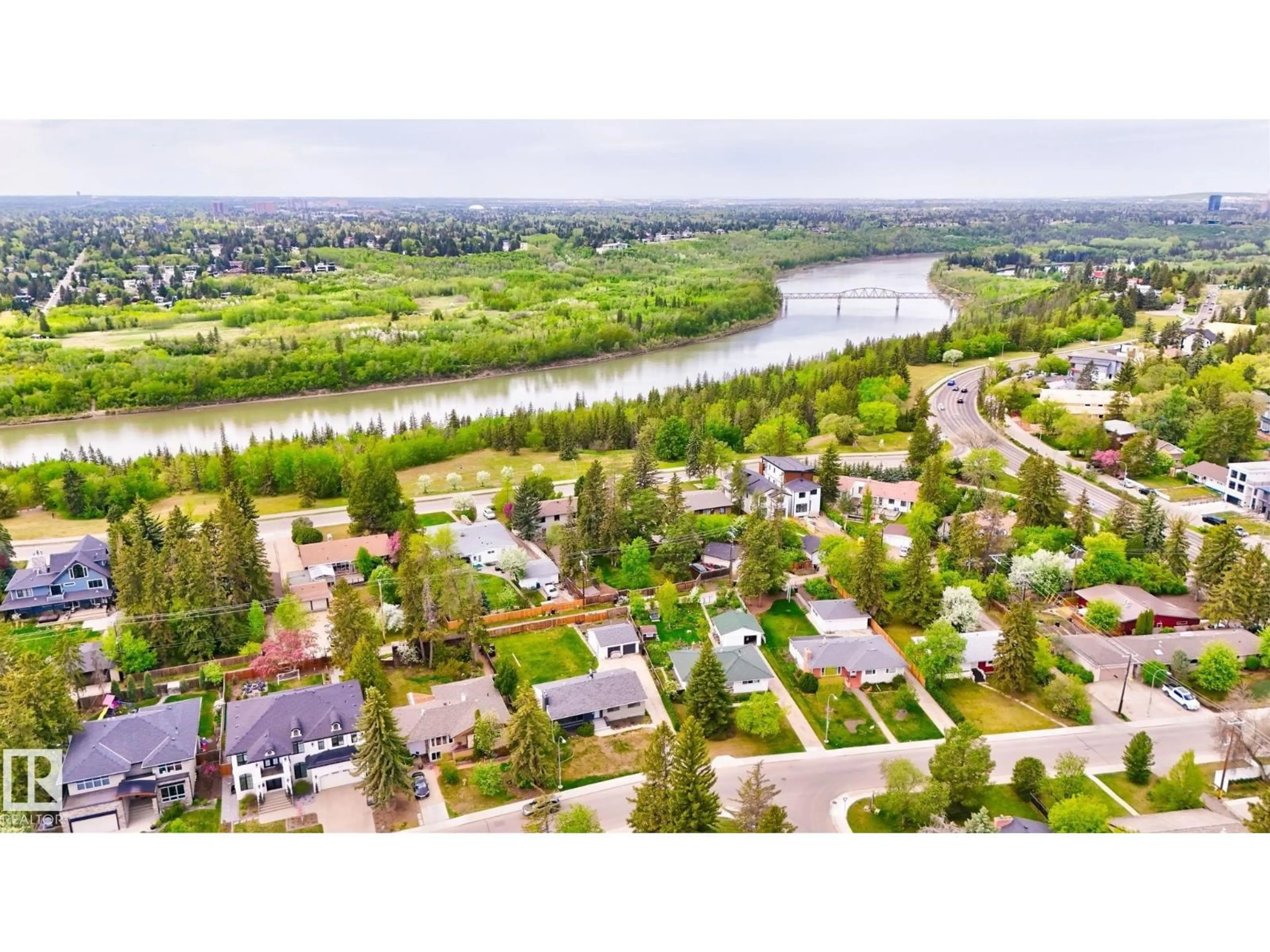 A pic from outside/outdoor area/front of a property/back of a property/a pic from drone, water/lake/river/ocean view for 7920 119 ST, Edmonton Alberta T6G2L4