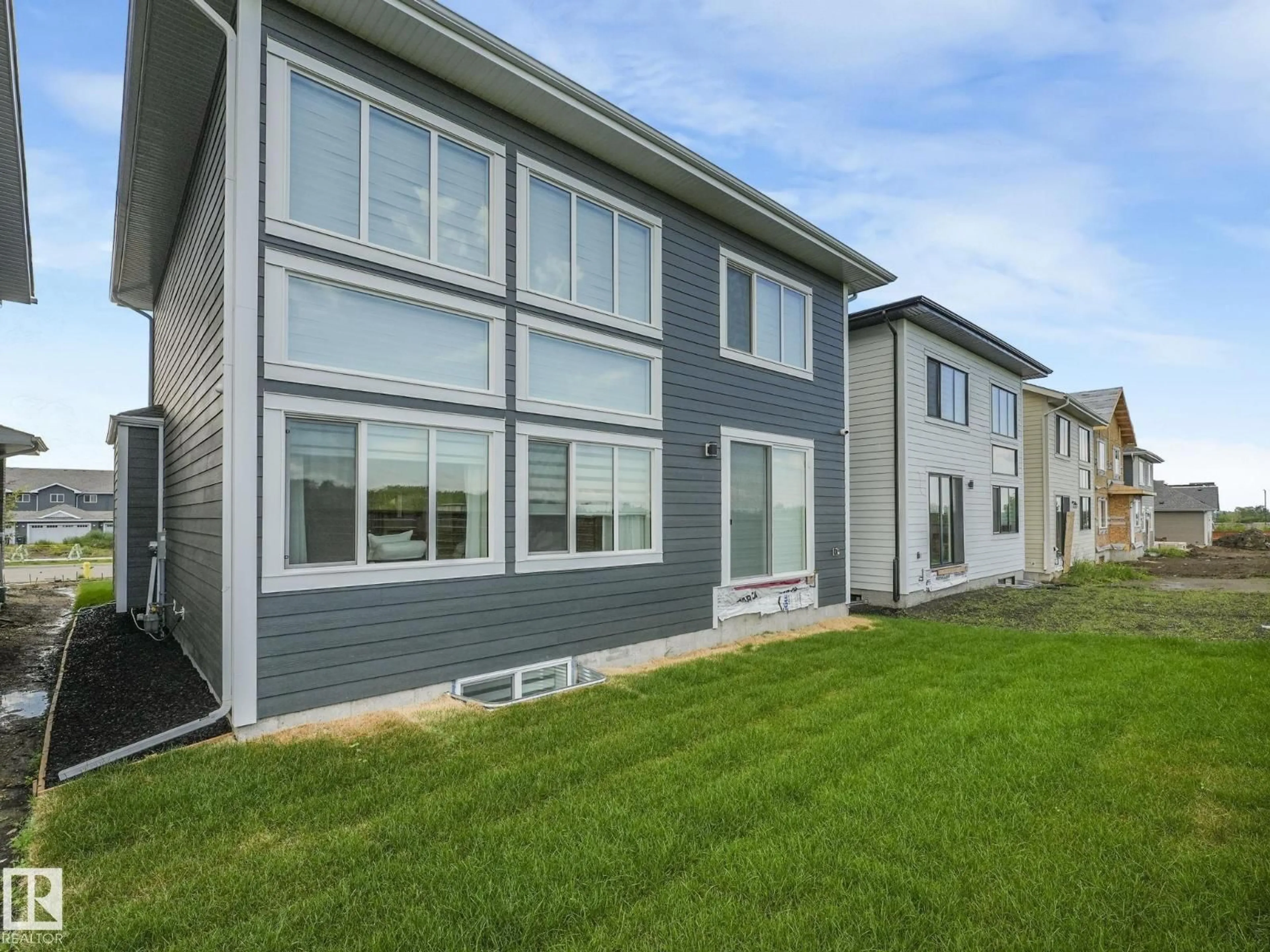 Home with vinyl exterior material, unknown for 33 BIRKSHIRE CRESCENT, Sherwood Park Alberta T8B0C7