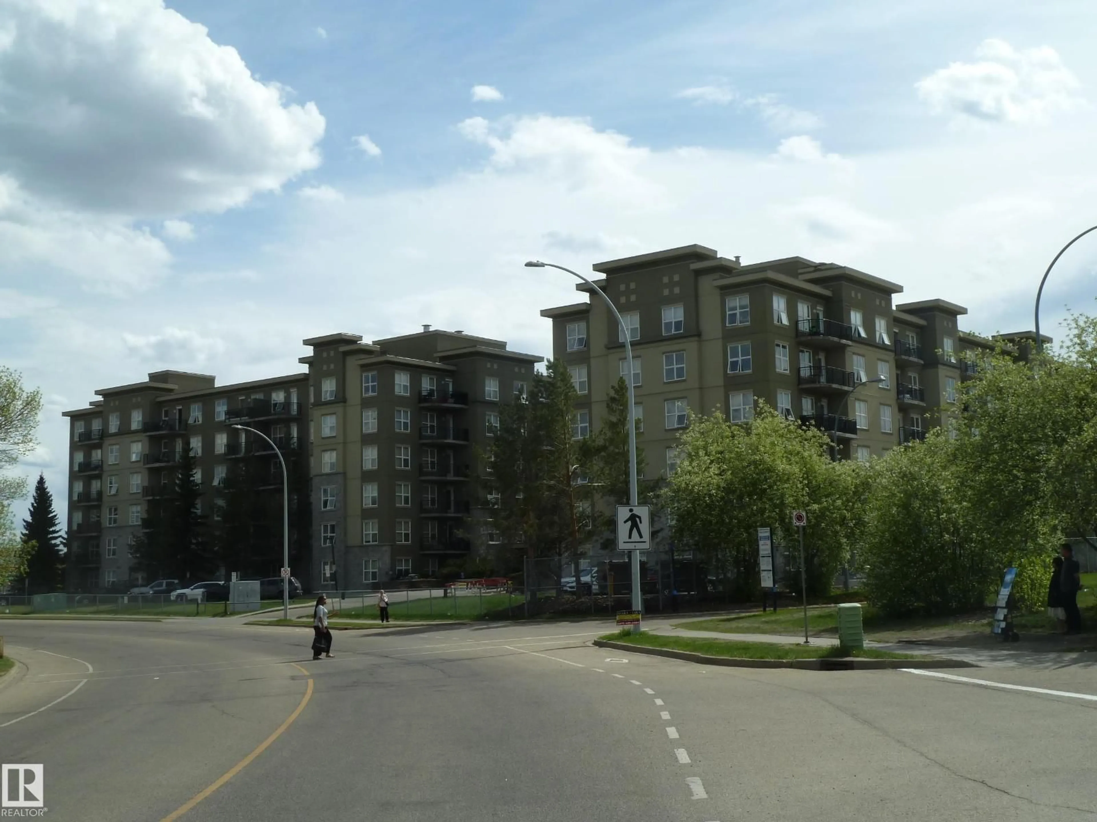 Blurry image for #1-104 - 4245 139 AV, Edmonton Alberta T5Y3E8
