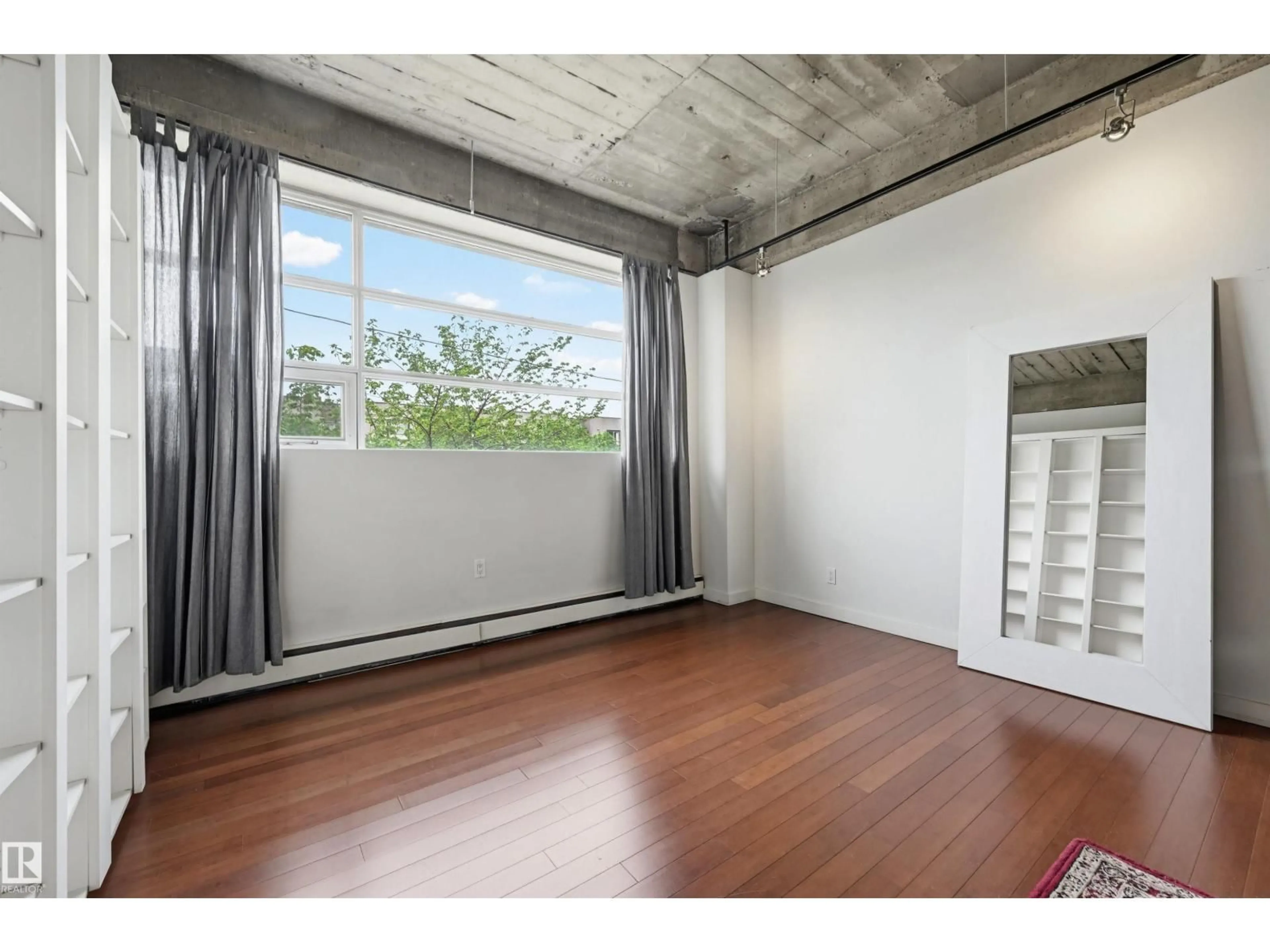 A pic of a room for 204 - 10355 105 ST NW, Edmonton Alberta T5J1E8