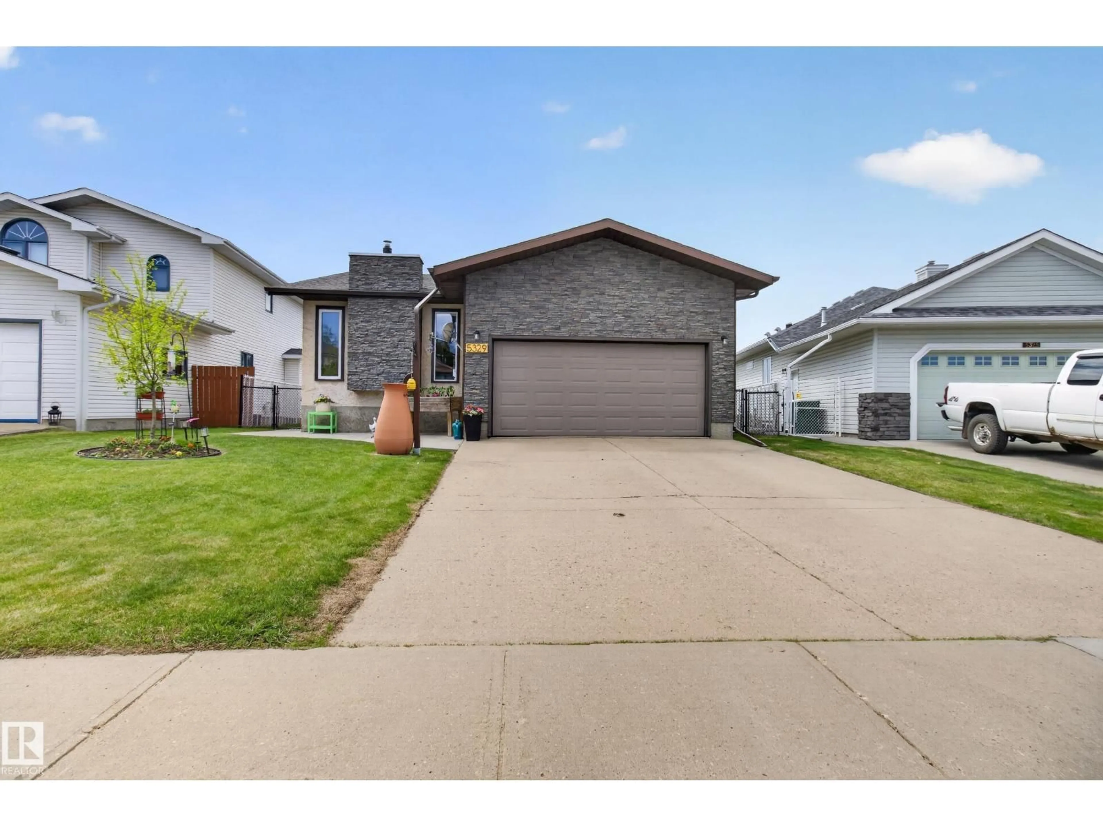 Unknown for 5329 65 ST, Redwater Alberta T0A2W0