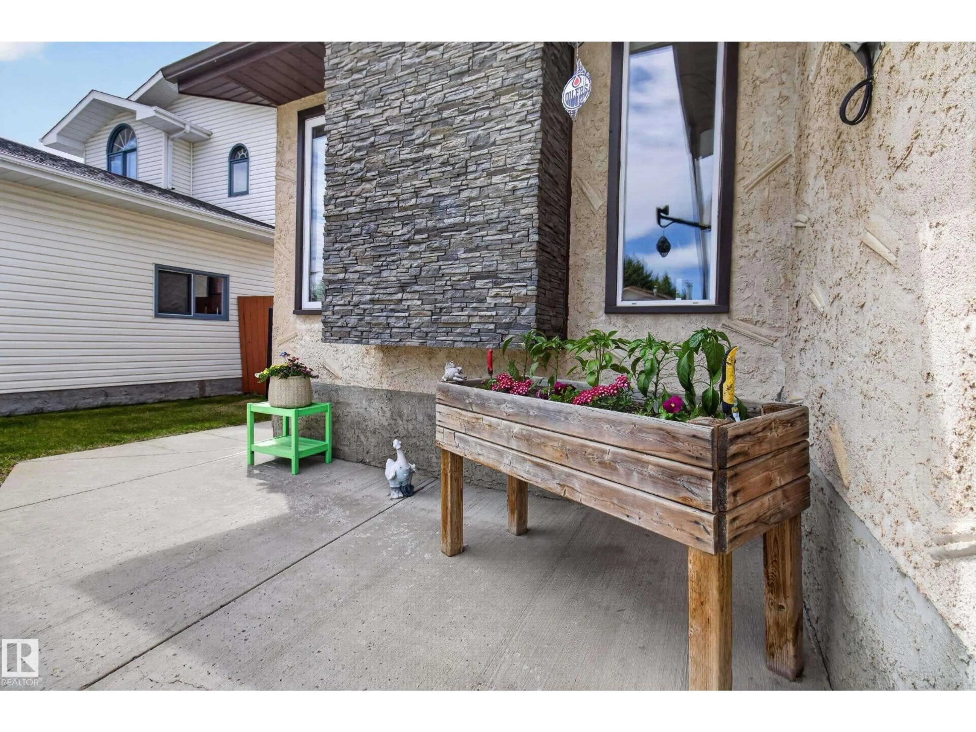 Patio, street for 5329 65 ST, Redwater Alberta T0A2W0
