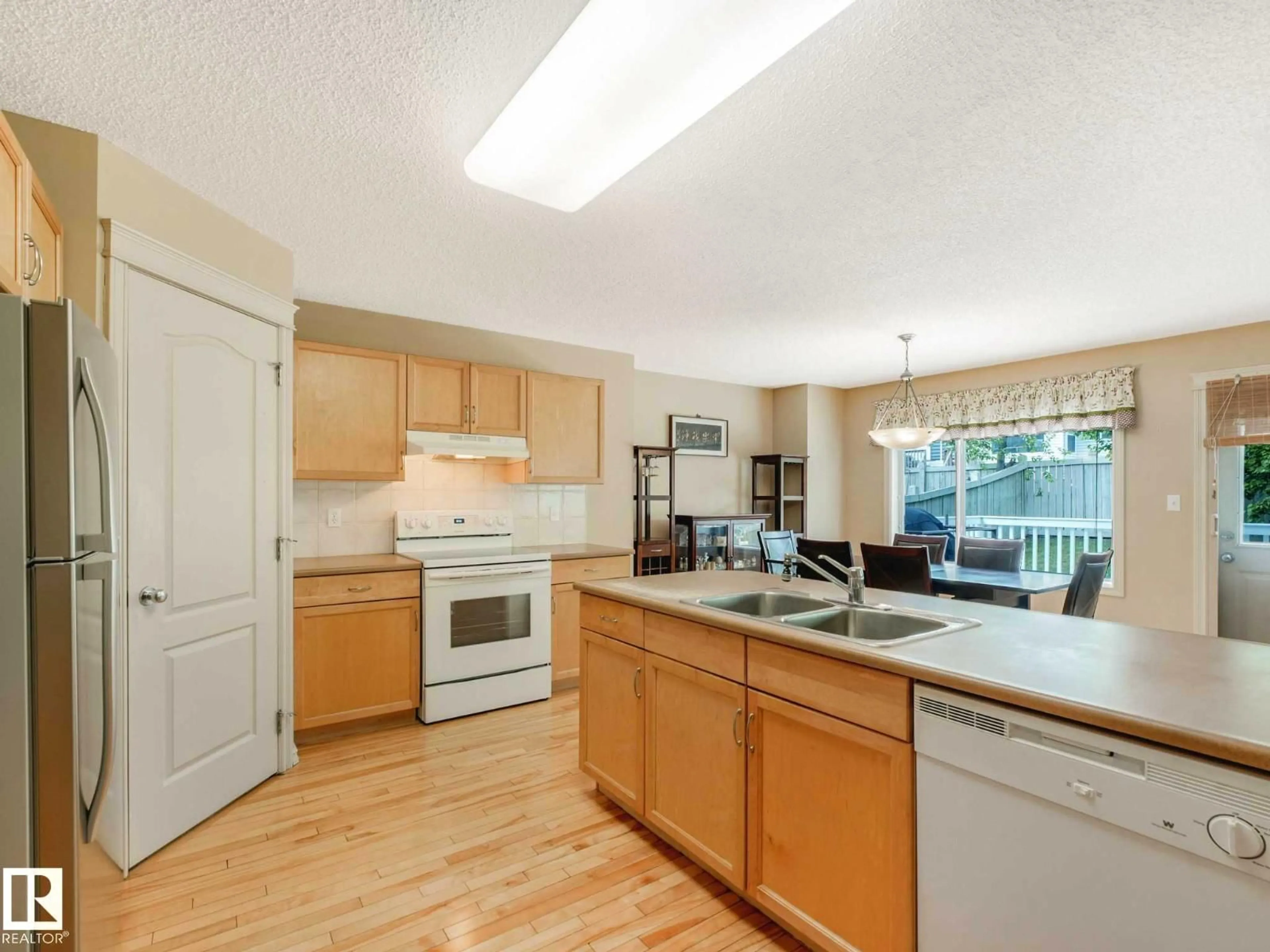 Open concept kitchen, unknown for NW - 1116 LINCOLN CR, Edmonton Alberta T6R3B2
