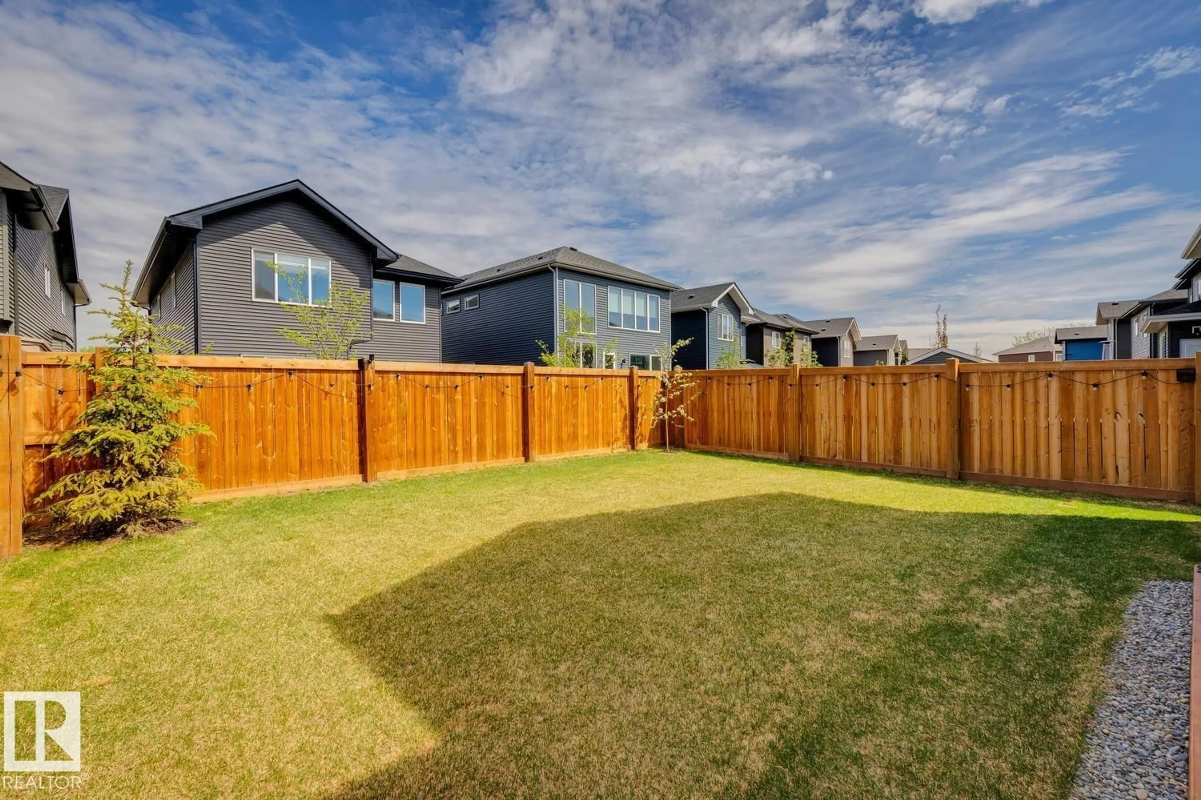 A pic from outside/outdoor area/front of a property/back of a property/a pic from drone, mountain view for 1622 ENRIGHT WY, Edmonton Alberta T6M0Z3
