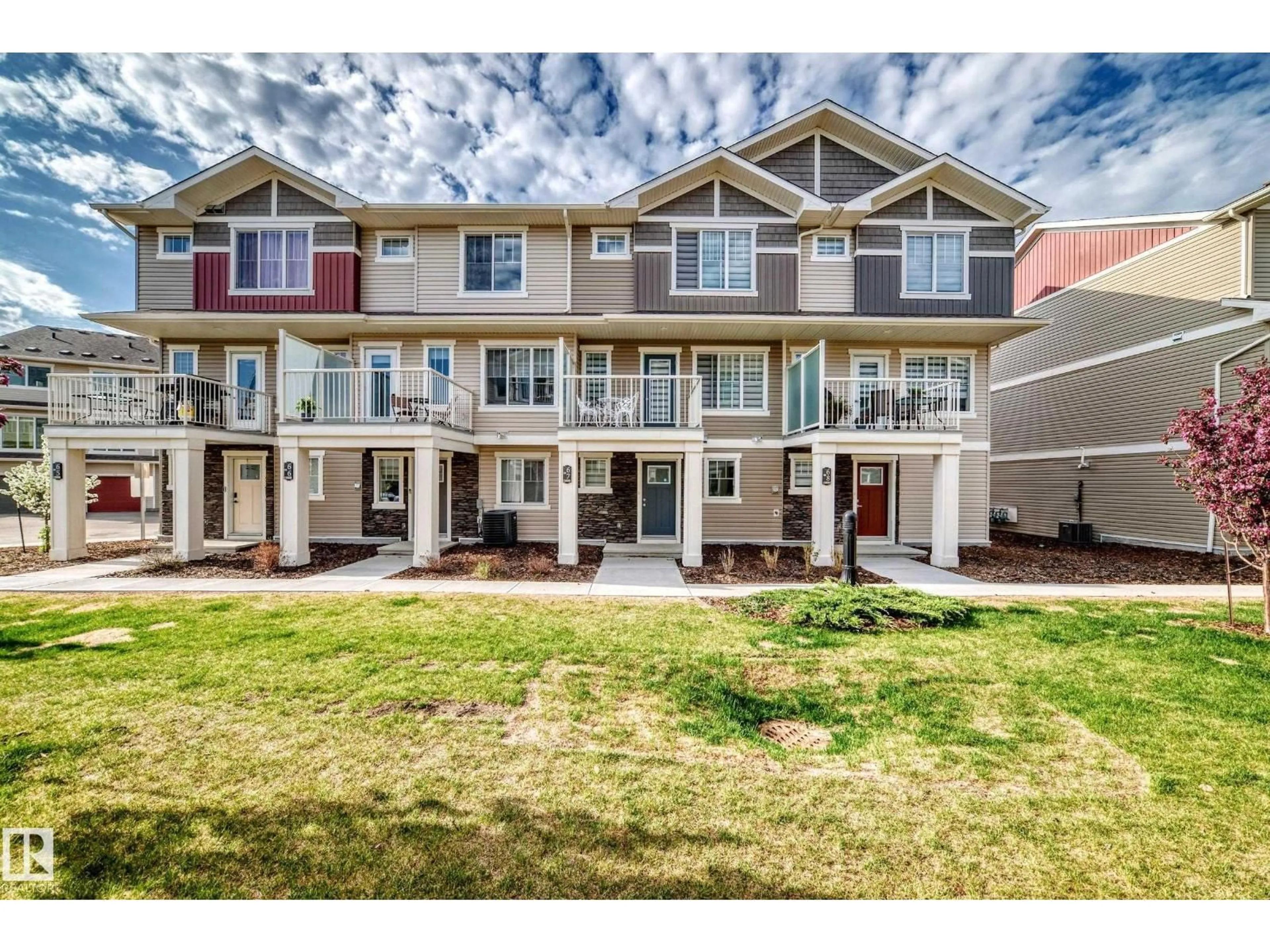 Home with vinyl exterior material, street for 67 17832 78 ST NW, Edmonton Alberta T5Z0P7