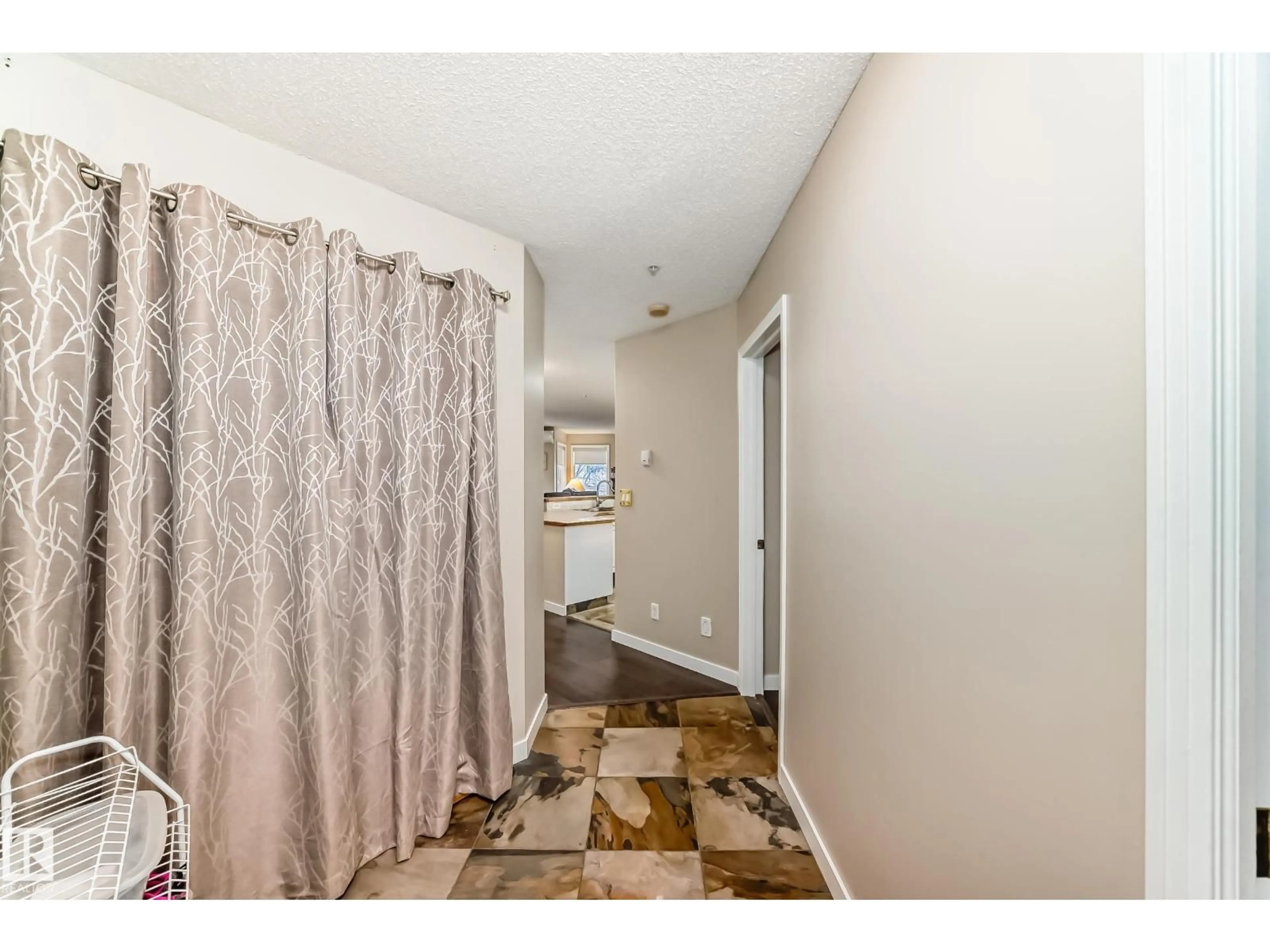 Indoor entryway for 215 - 10951 124 ST NW, Edmonton Alberta T5Z3H1