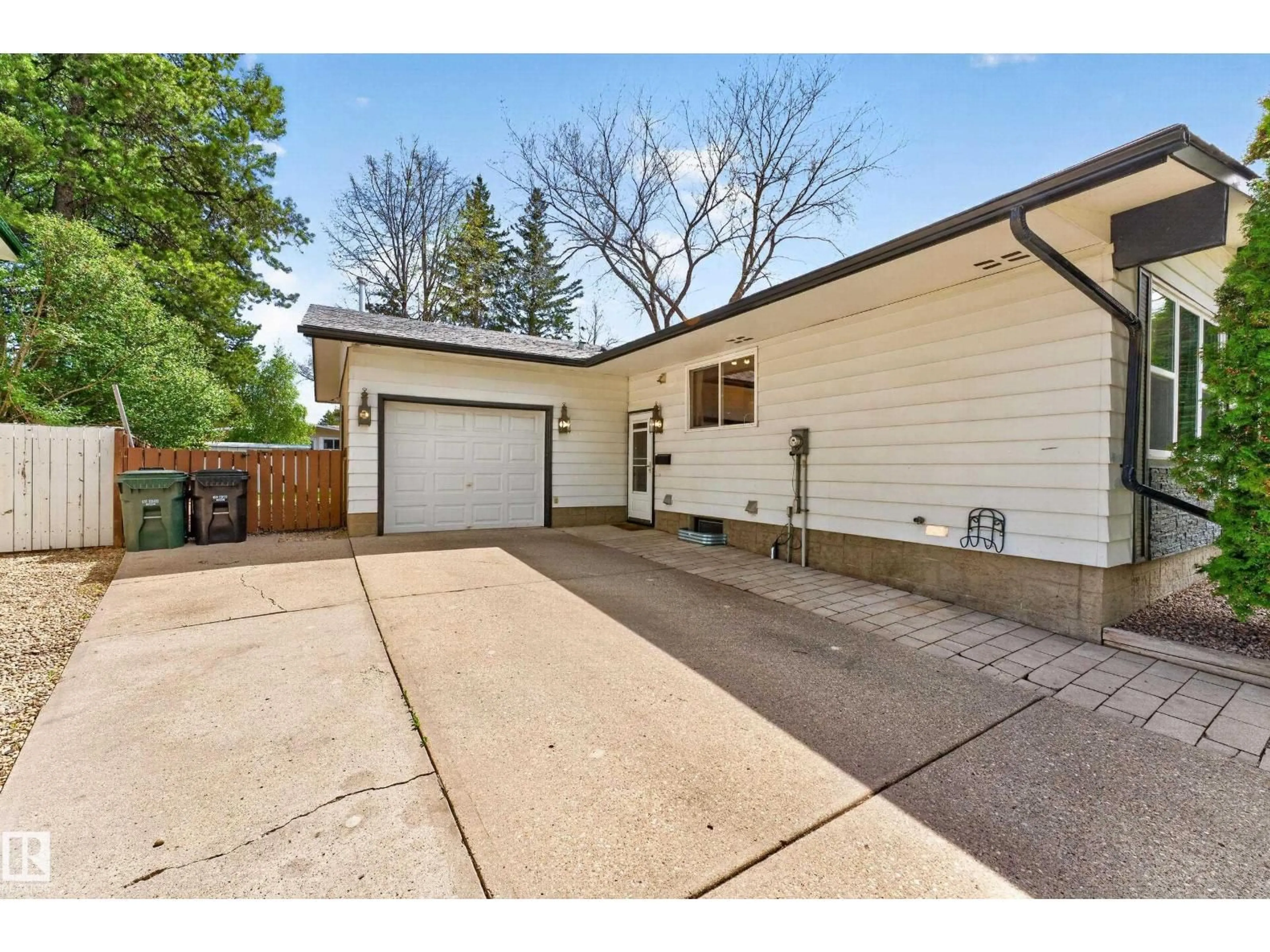 Unknown for 1017 MCDERMID DR, Sherwood Park Alberta T8A1B7