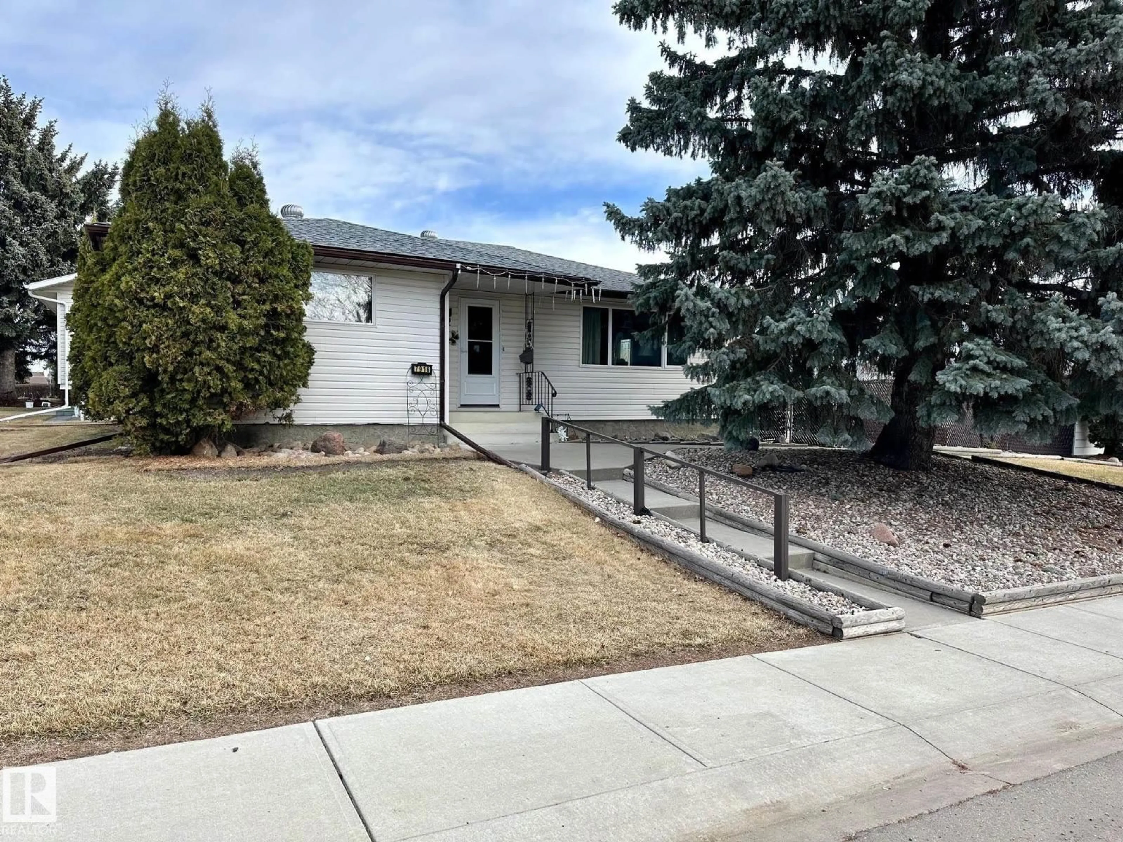 Unknown for 7916 150 AV, Edmonton Alberta T5C2Y4