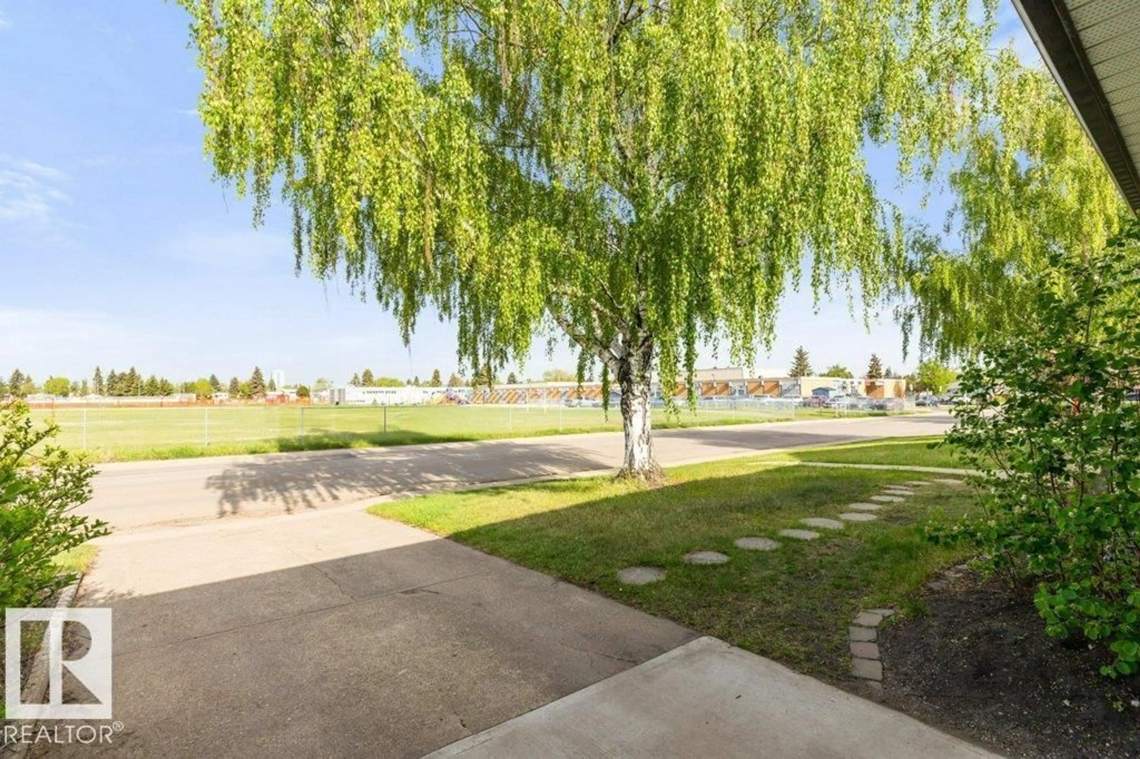 Patio, water/lake/river/ocean view for 8723 68A ST, Edmonton Alberta T6B1T6