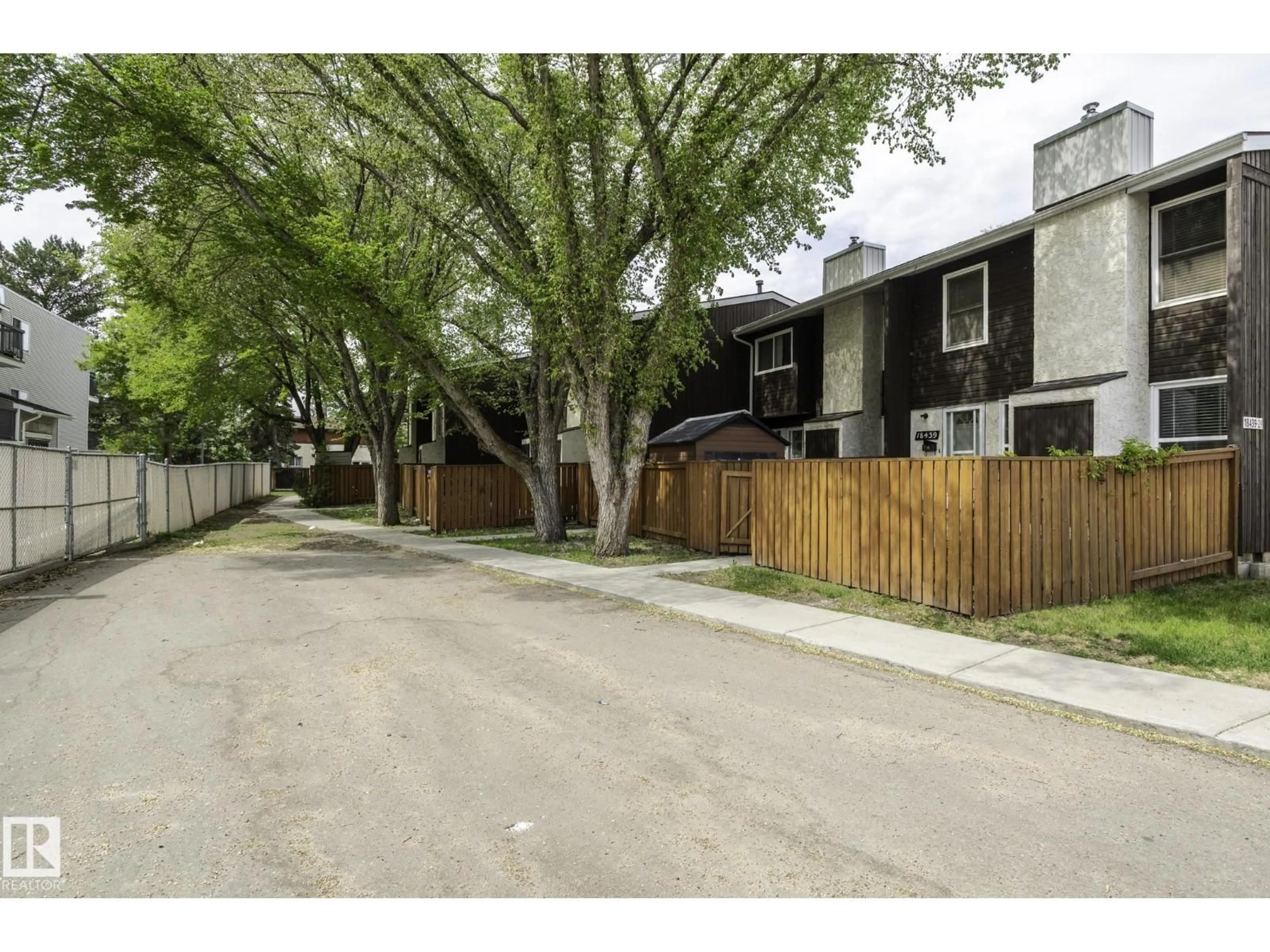 Unknown for 18439 66 AV, Edmonton Alberta T5T1Z5