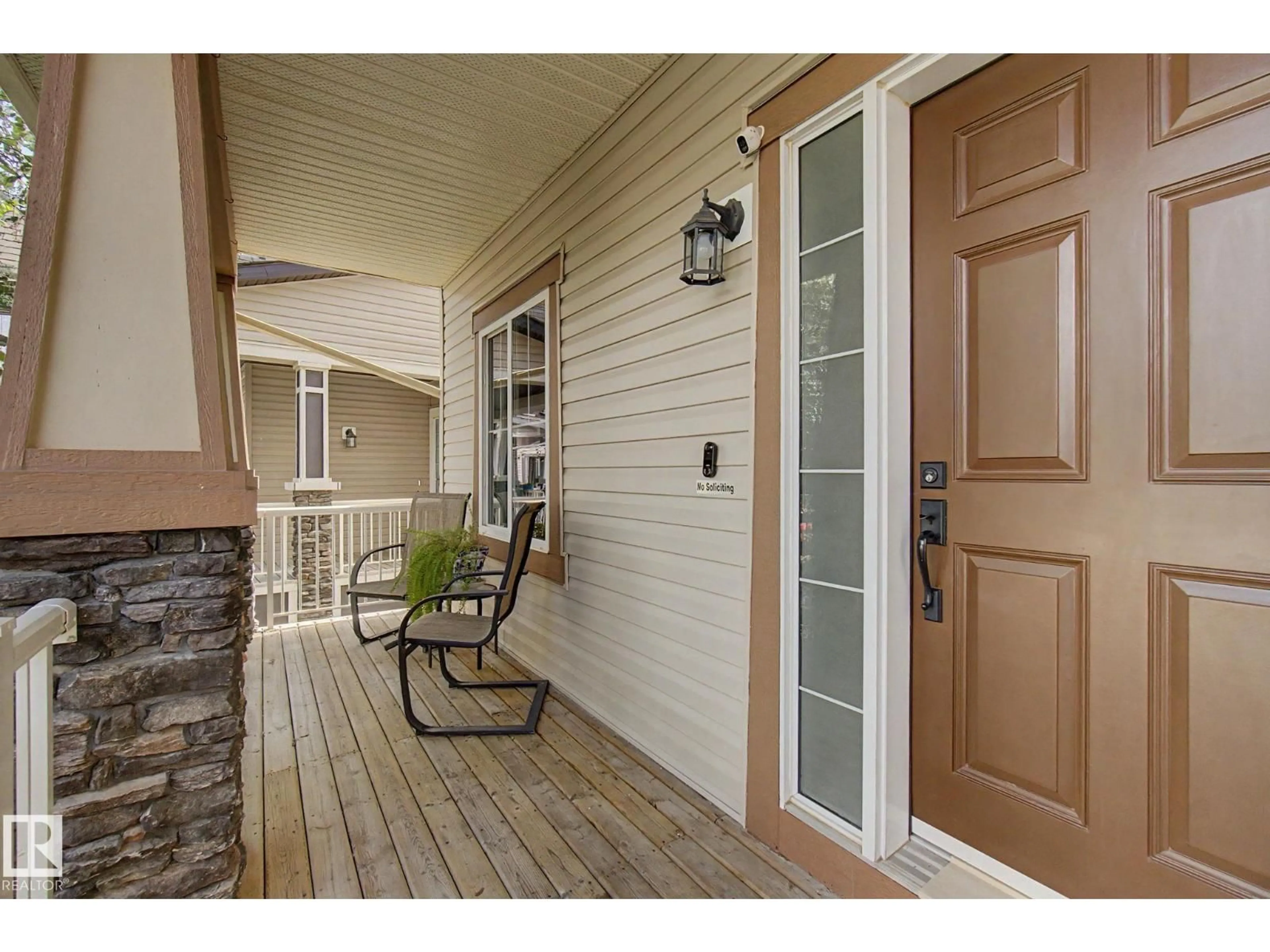 Indoor entryway for 9704 221 ST, Edmonton Alberta T5T4H7