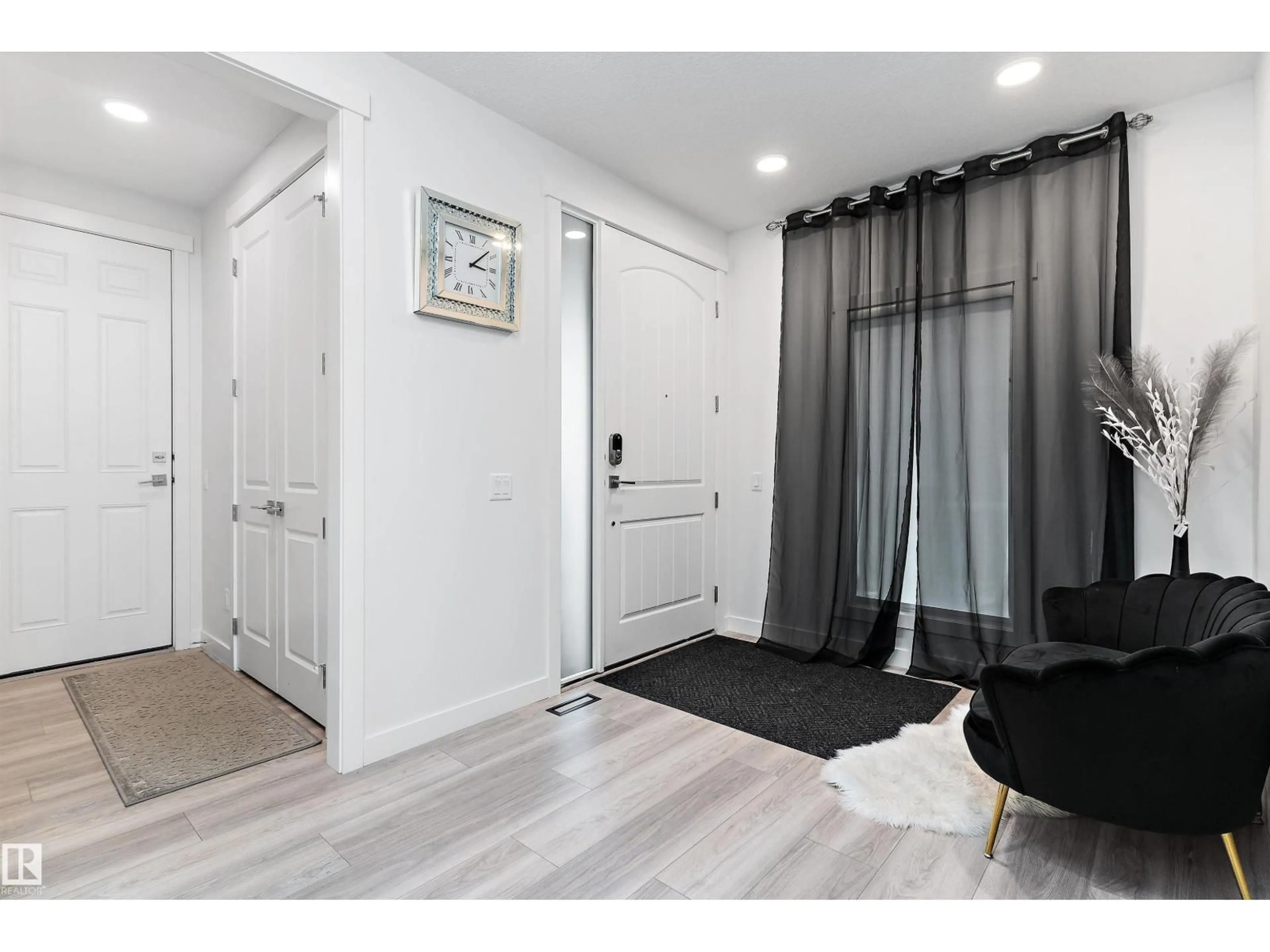 Indoor entryway for NW - 17830 62A ST, Edmonton Alberta T5Y3R3