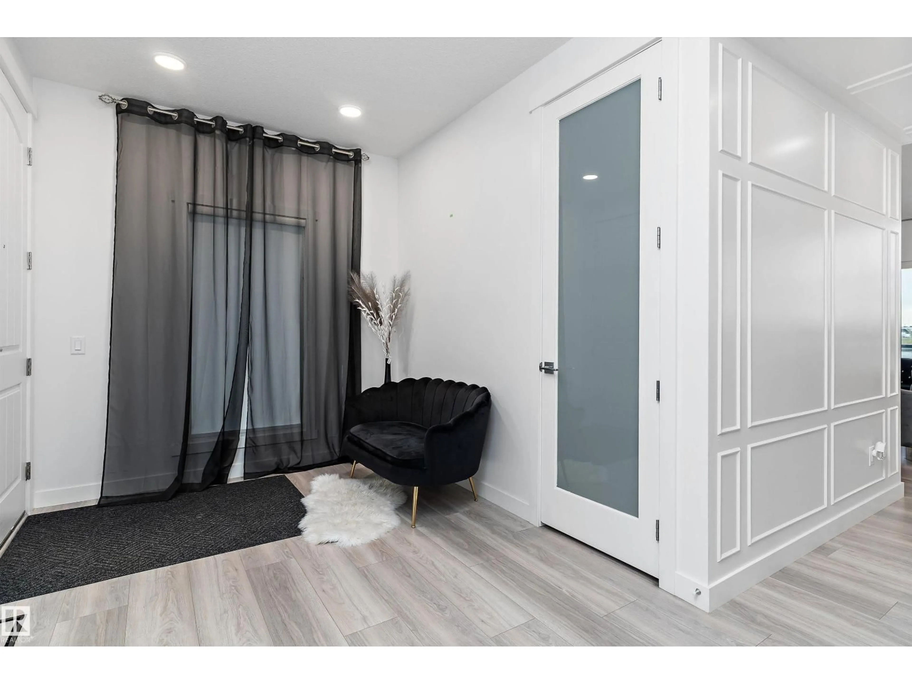 Indoor entryway for NW - 17830 62A ST, Edmonton Alberta T5Y3R3
