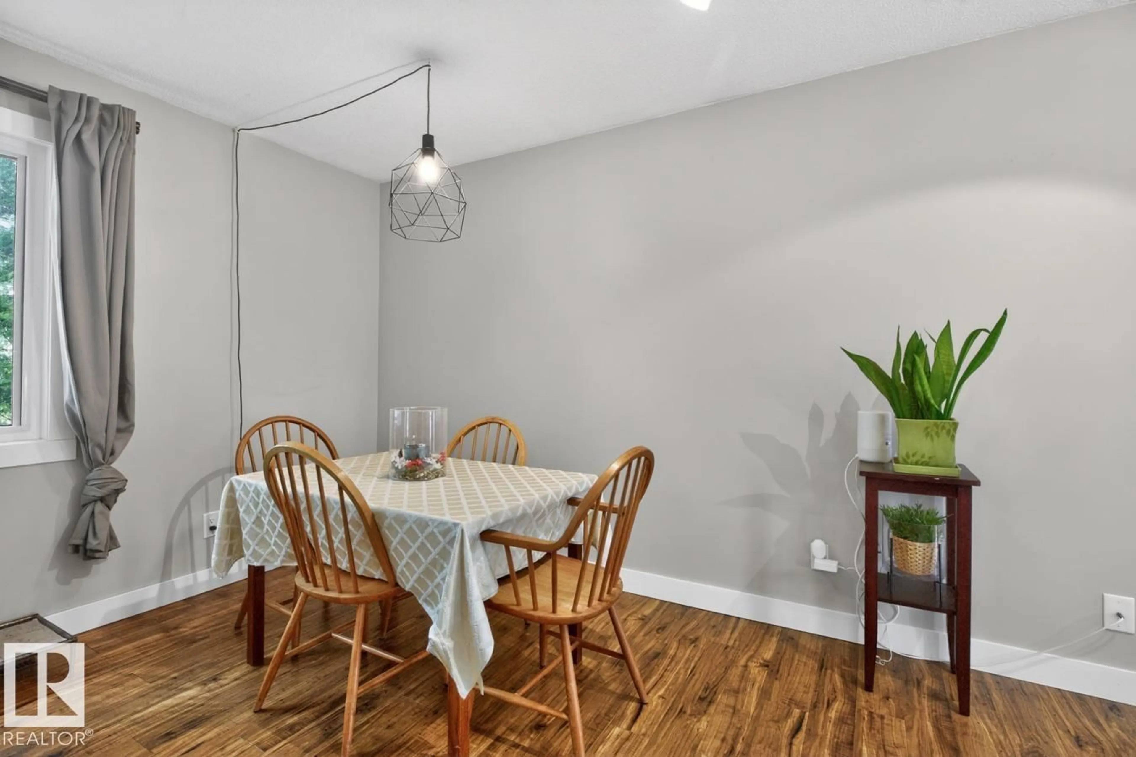 Dining room, wood/laminate floor for NW - 13319 118 ST, Edmonton Alberta T5E5L6