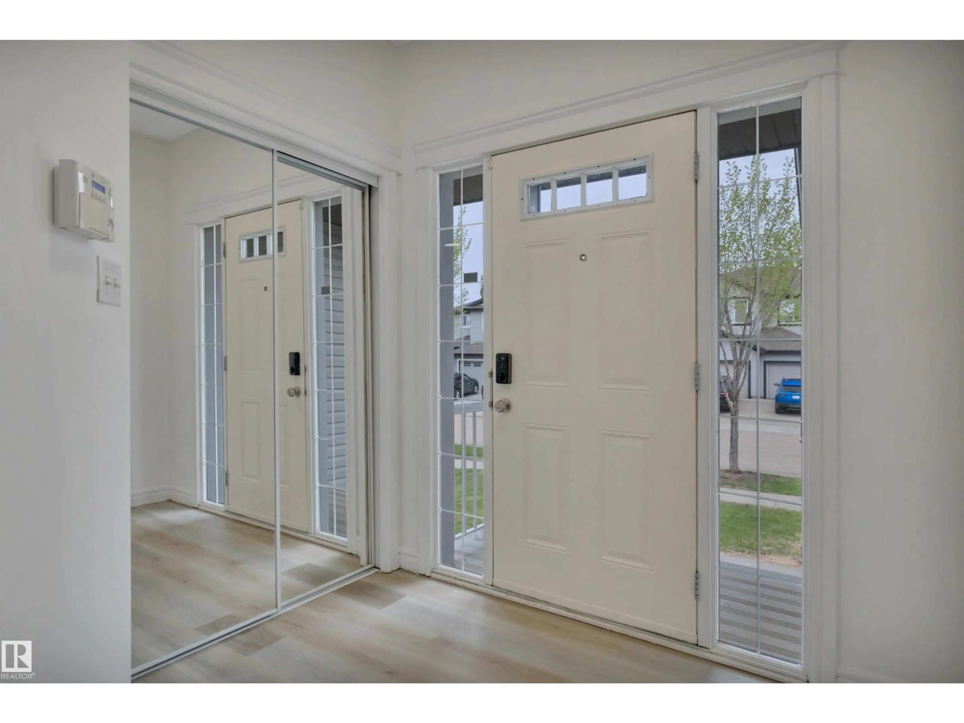 Indoor entryway for 9 CARAGANA WY, Fort Saskatchewan Alberta T8L0H8
