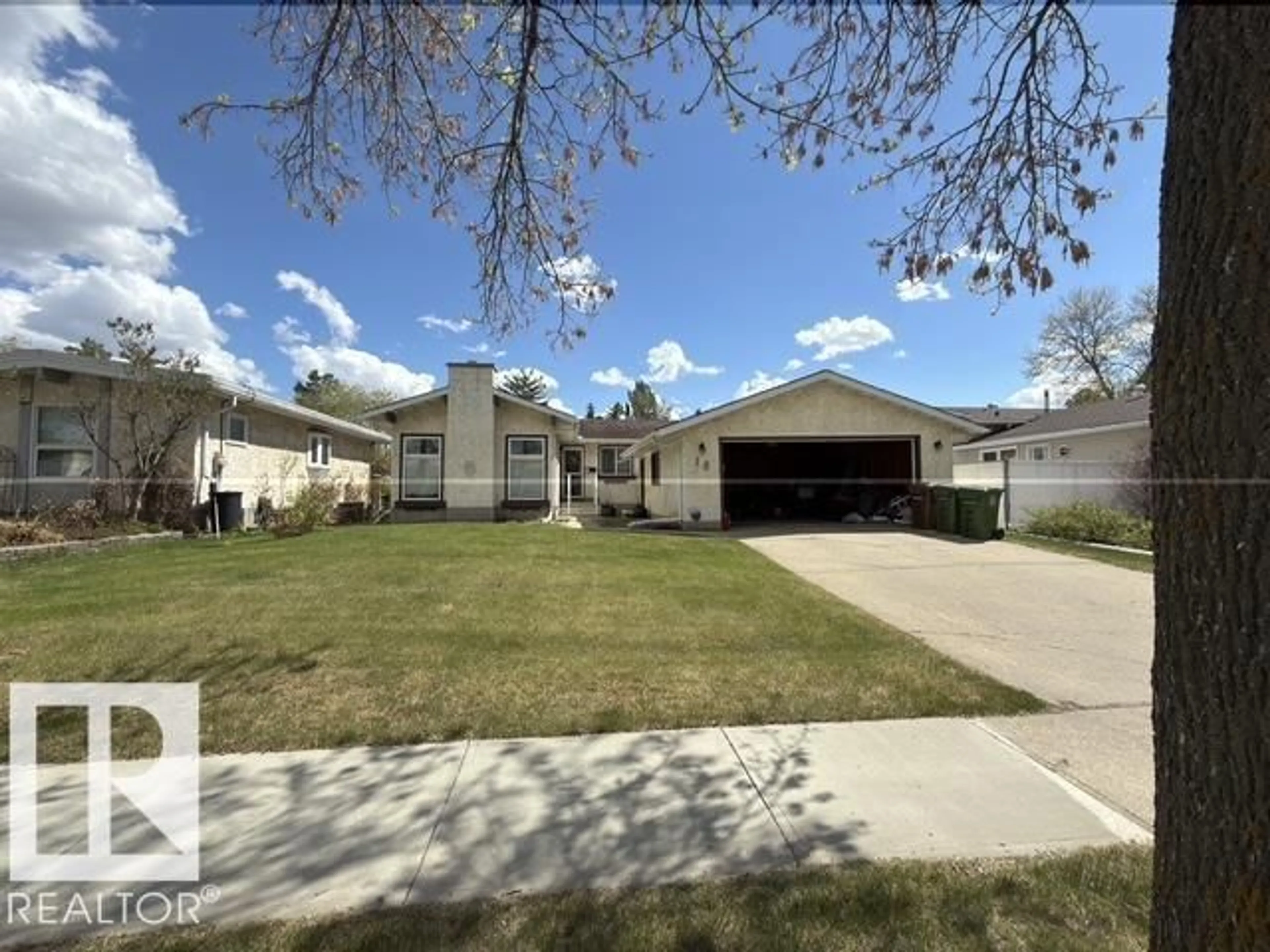 Unknown for 18 LATIMER PL, St. Albert Alberta T8N2J5