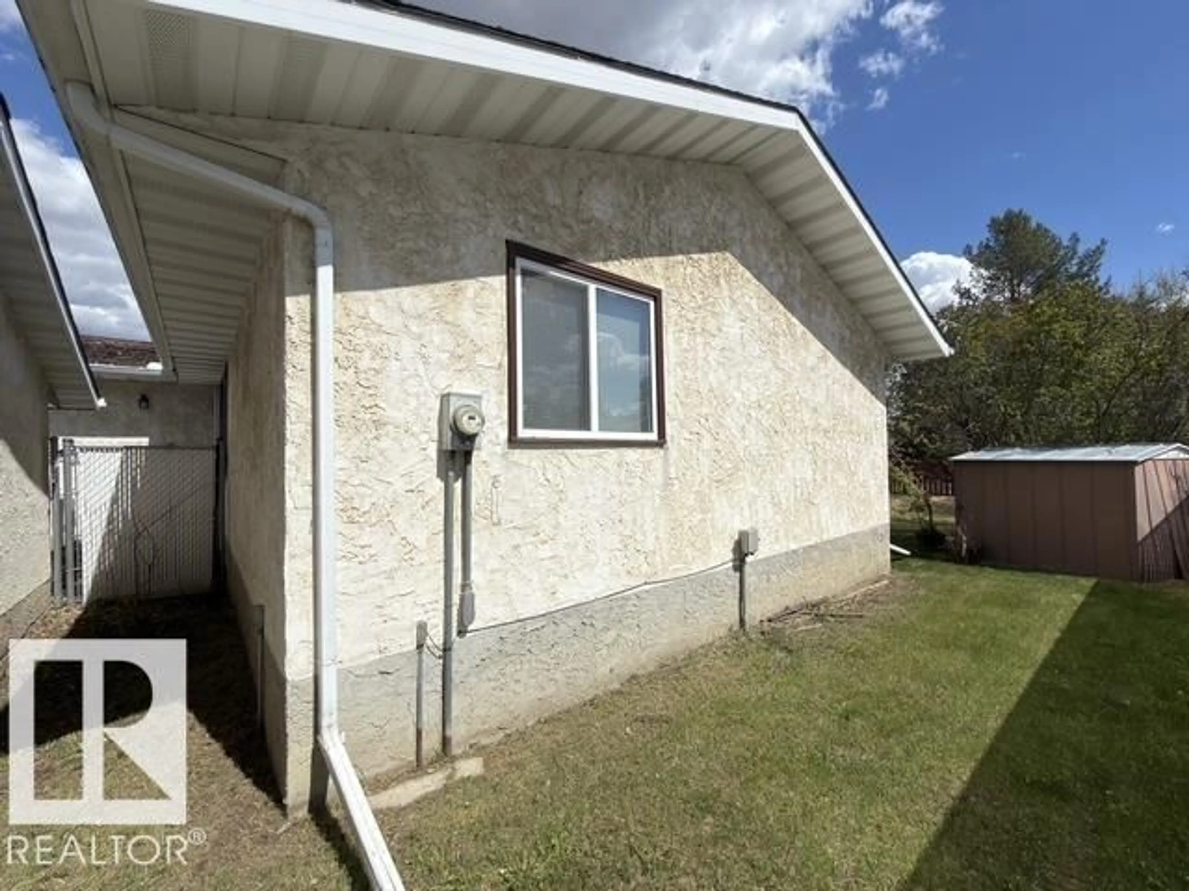 Unknown for 18 LATIMER PL, St. Albert Alberta T8N2J5
