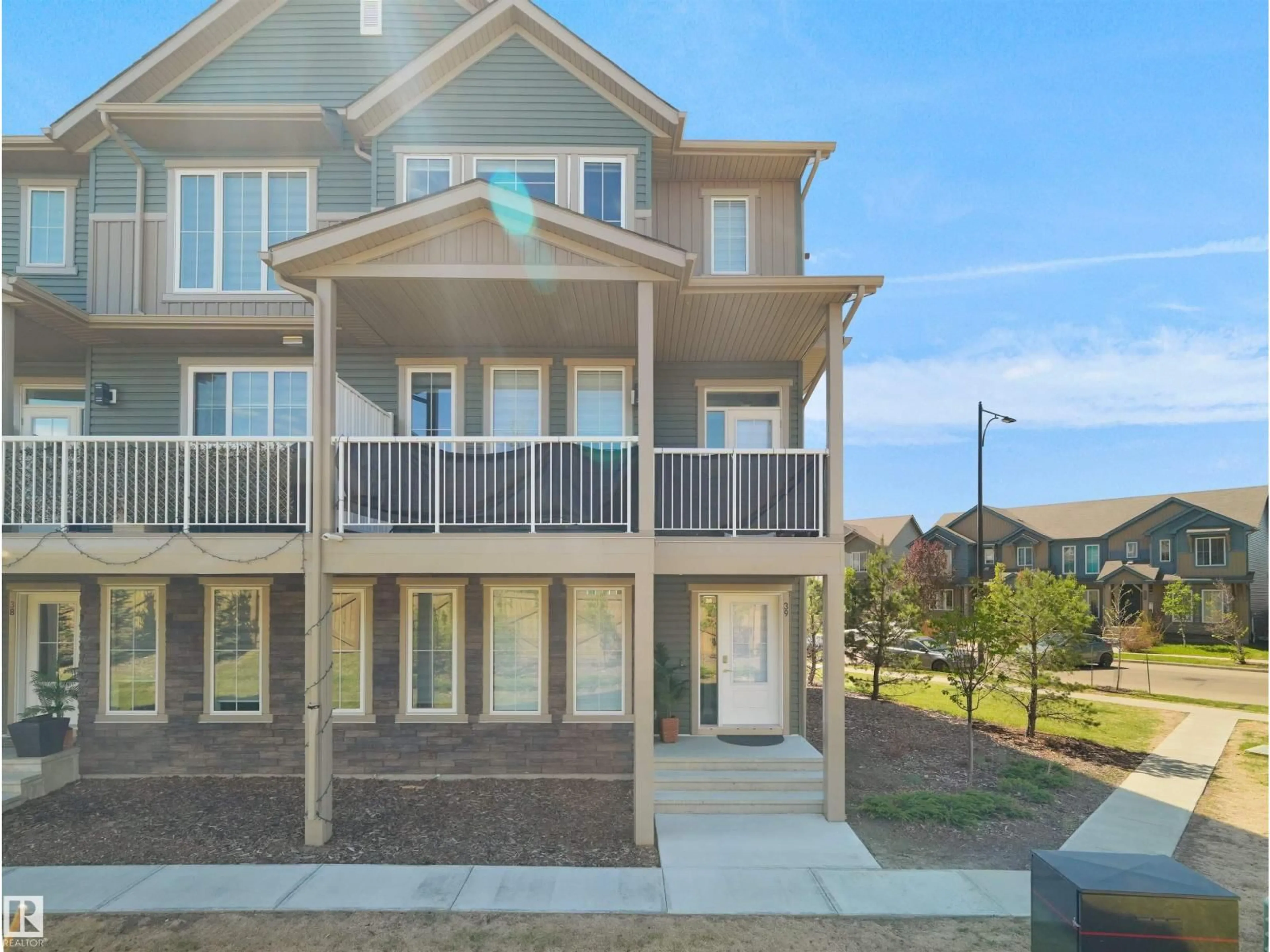 Home with vinyl exterior material, water/lake/river/ocean view for 39 - 1051 GRAYDON HILL BV, Edmonton Alberta T6W3C8