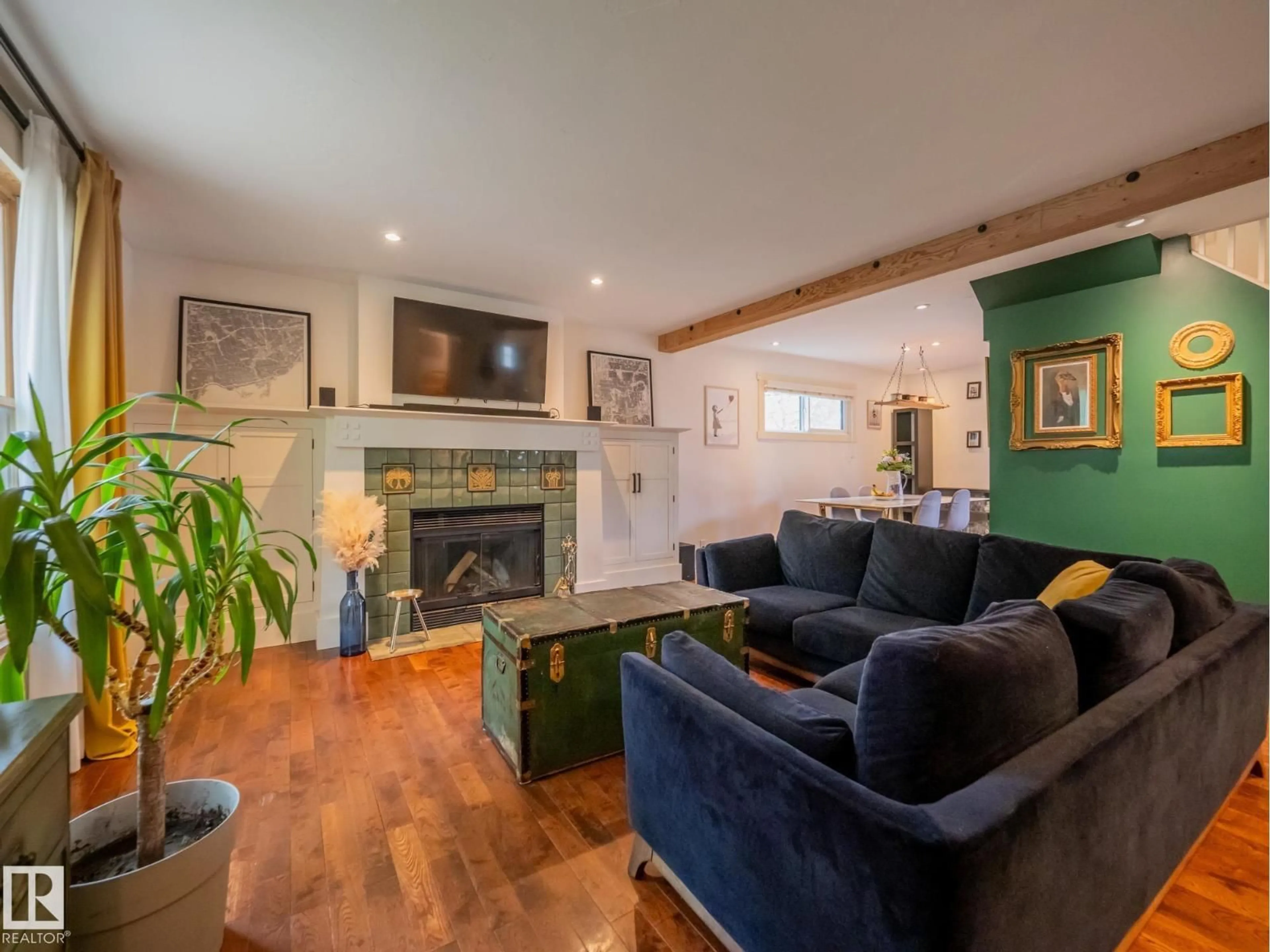 Living room with furniture, unknown for NW - 11314 68 ST, Edmonton Alberta T5B1N7