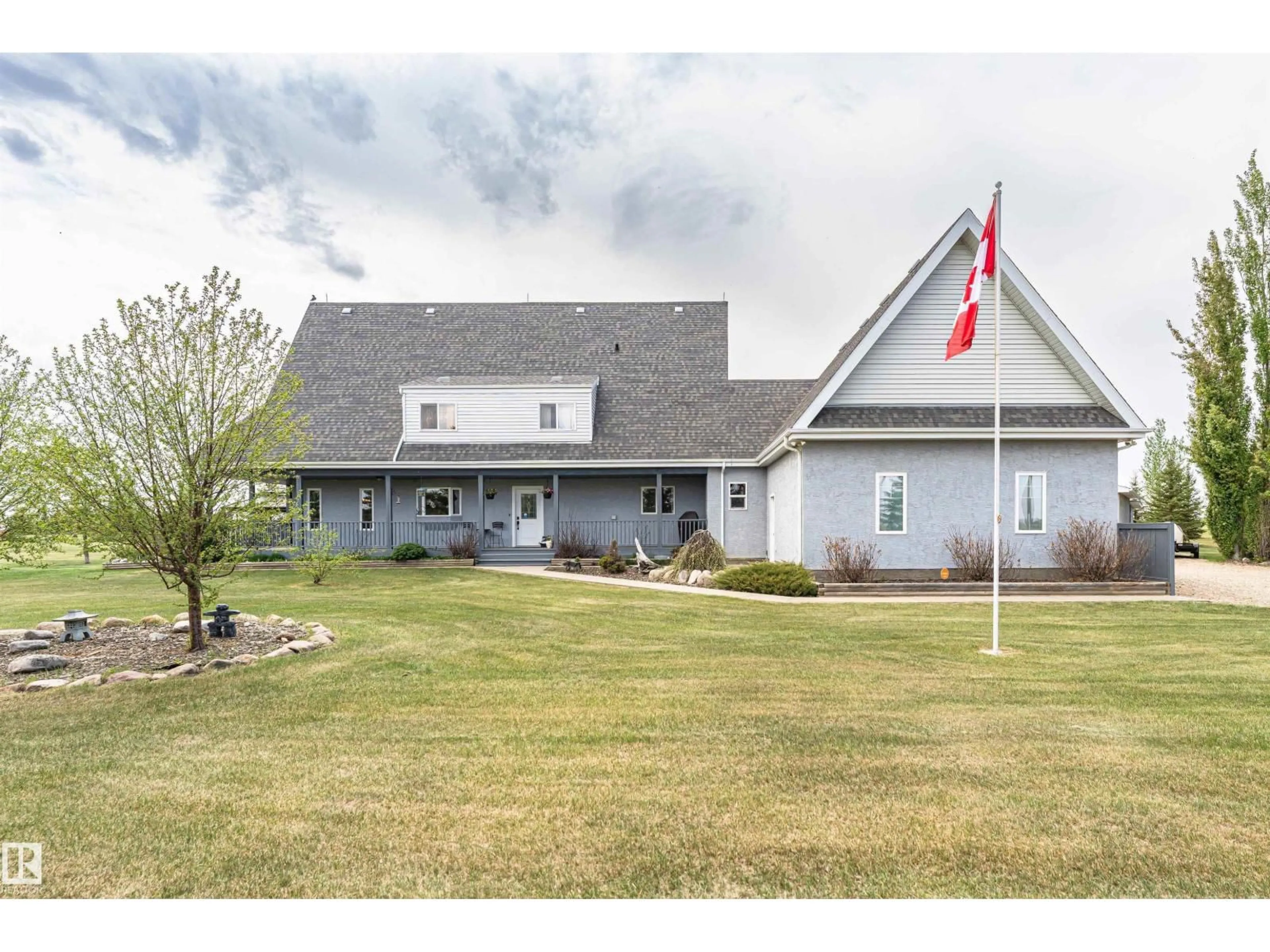 A pic from outside/outdoor area/front of a property/back of a property/a pic from drone, unknown for 55404 RR 245, Rural Sturgeon County Alberta T8R1P4