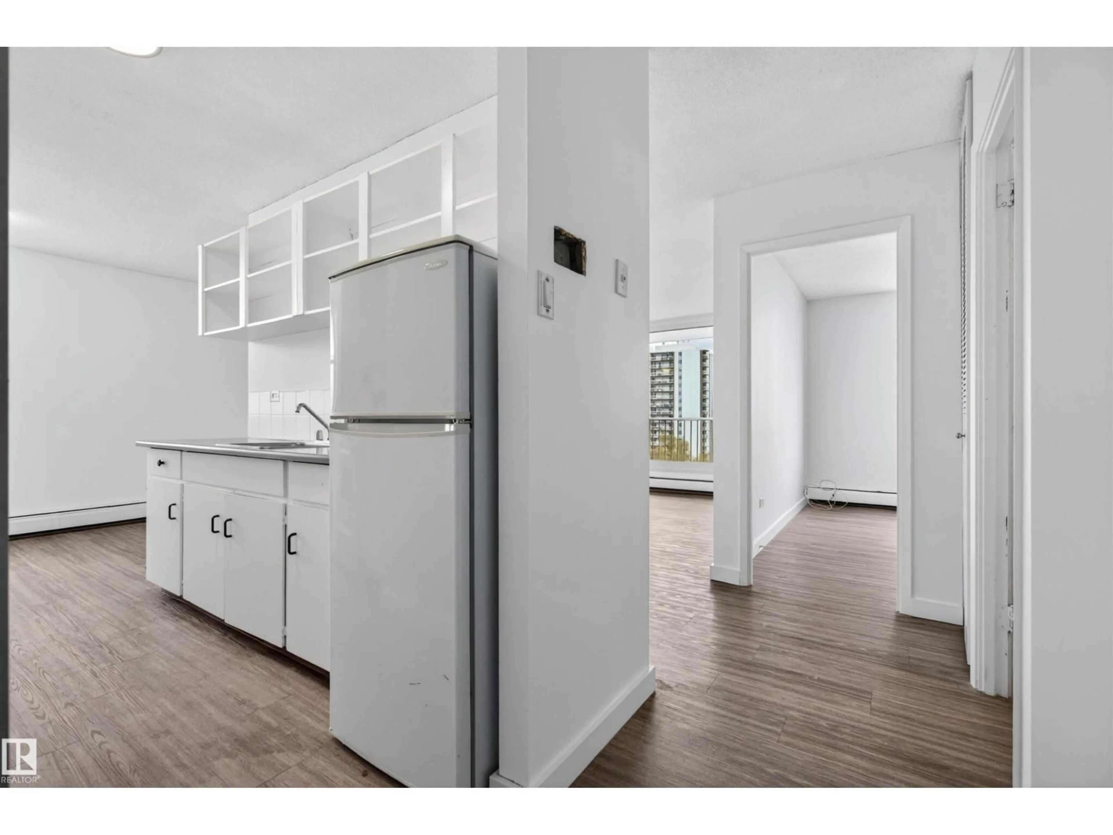 Standard kitchen, unknown for #1007 - 9930 113 ST, Edmonton Alberta T5K1N6