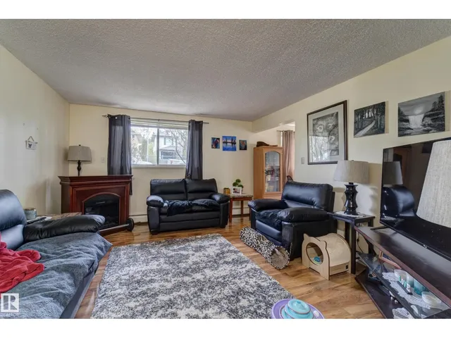 NW - 9749 88 AV, Edmonton 2