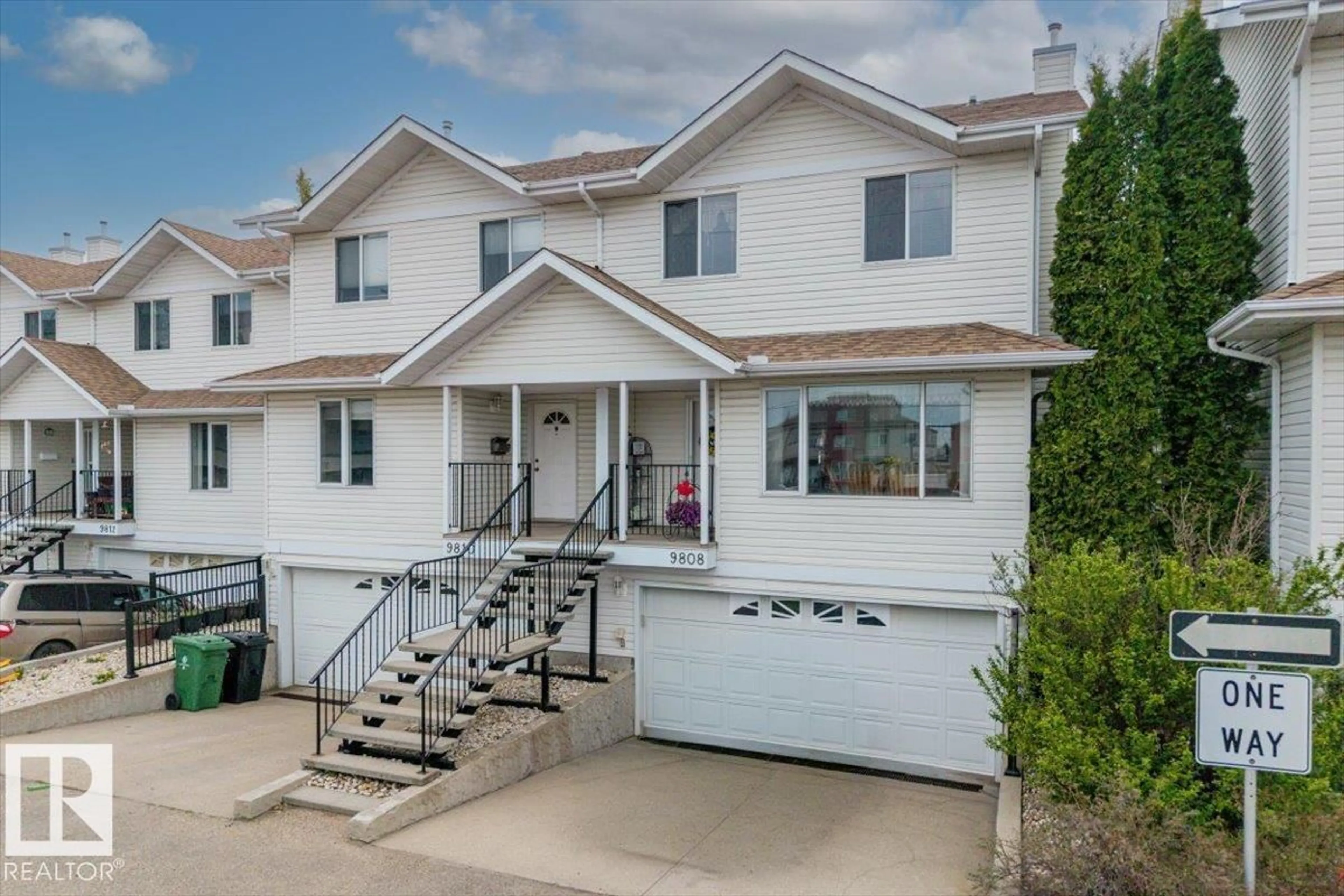 Home with vinyl exterior material, street for 9808 108 A, Fort Saskatchewan Alberta T8L4C7