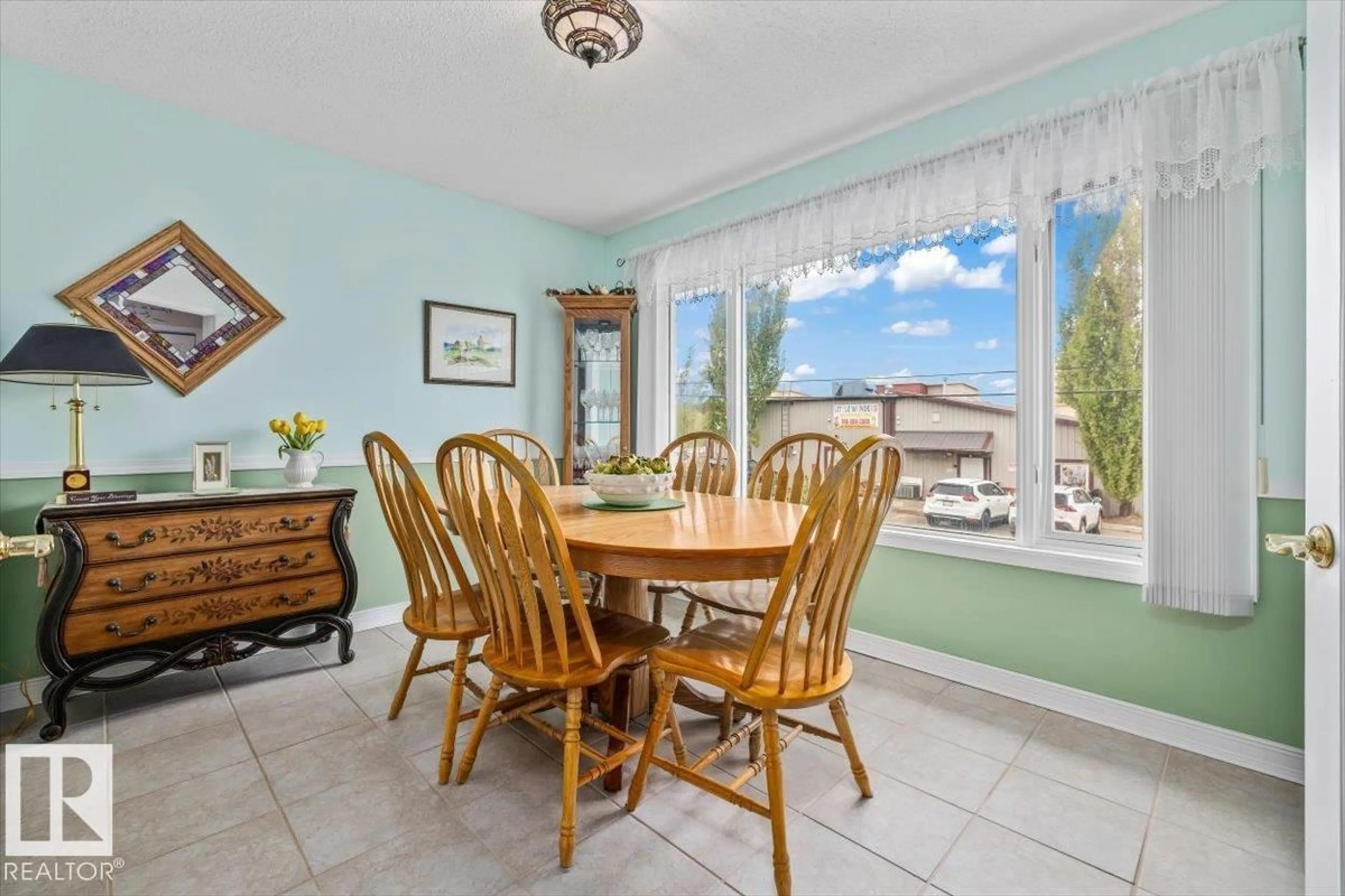 Dining room, unknown for 9808 108 A, Fort Saskatchewan Alberta T8L4C7