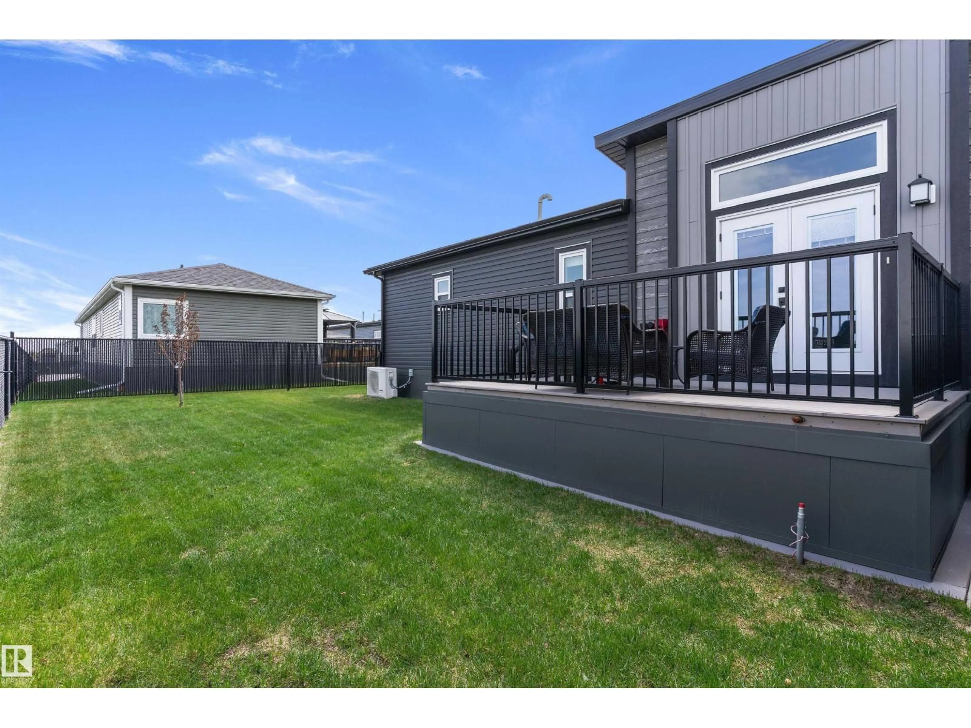 A pic from outside/outdoor area/front of a property/back of a property/a pic from drone, unknown for 86 MEADOWVIEW RD, Morinville Alberta T8R2P7