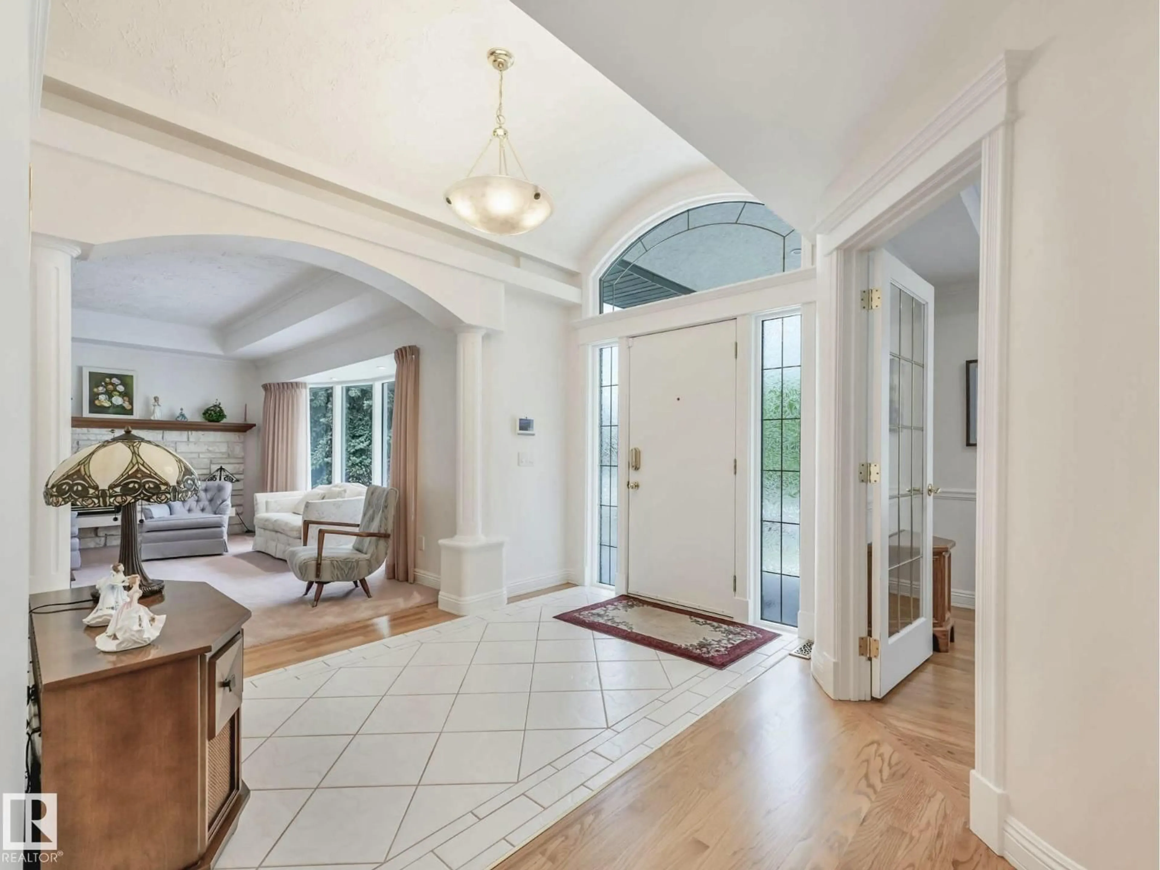 Indoor entryway for 14303 50 AV NW, Edmonton Alberta T6H0K2