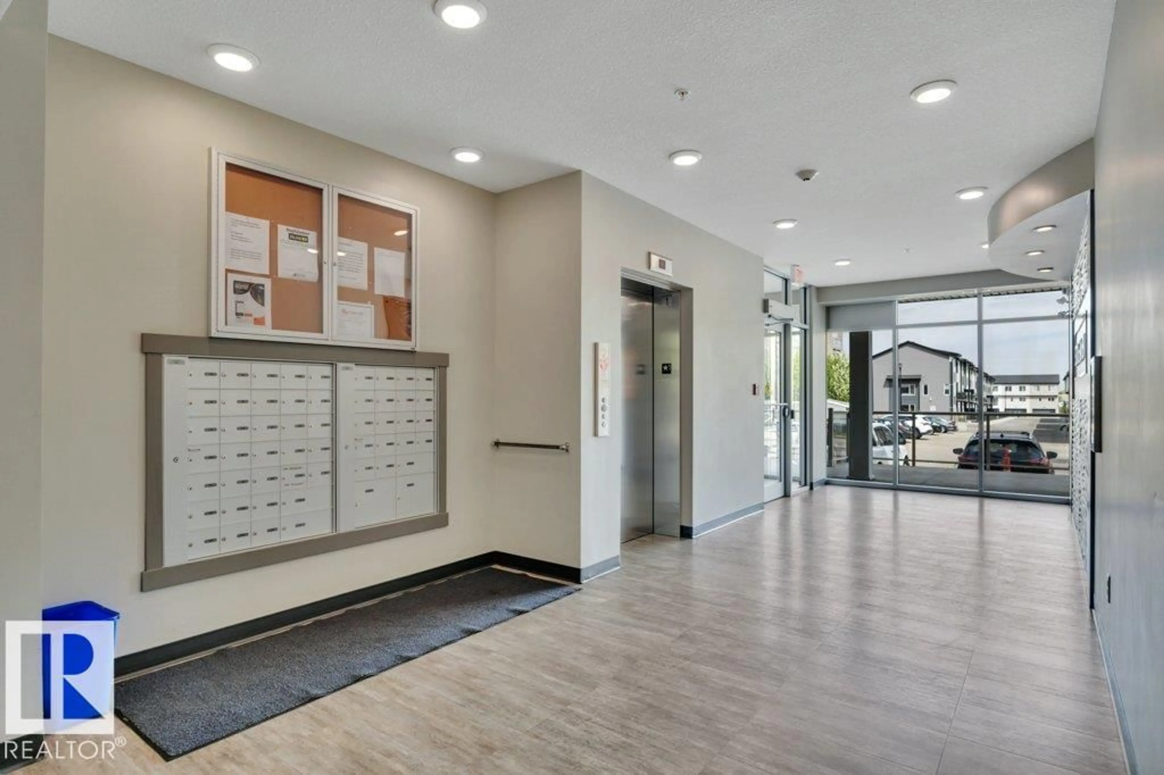 Indoor foyer for #402 - 812 WELSH DR, Edmonton Alberta T6X1Y7