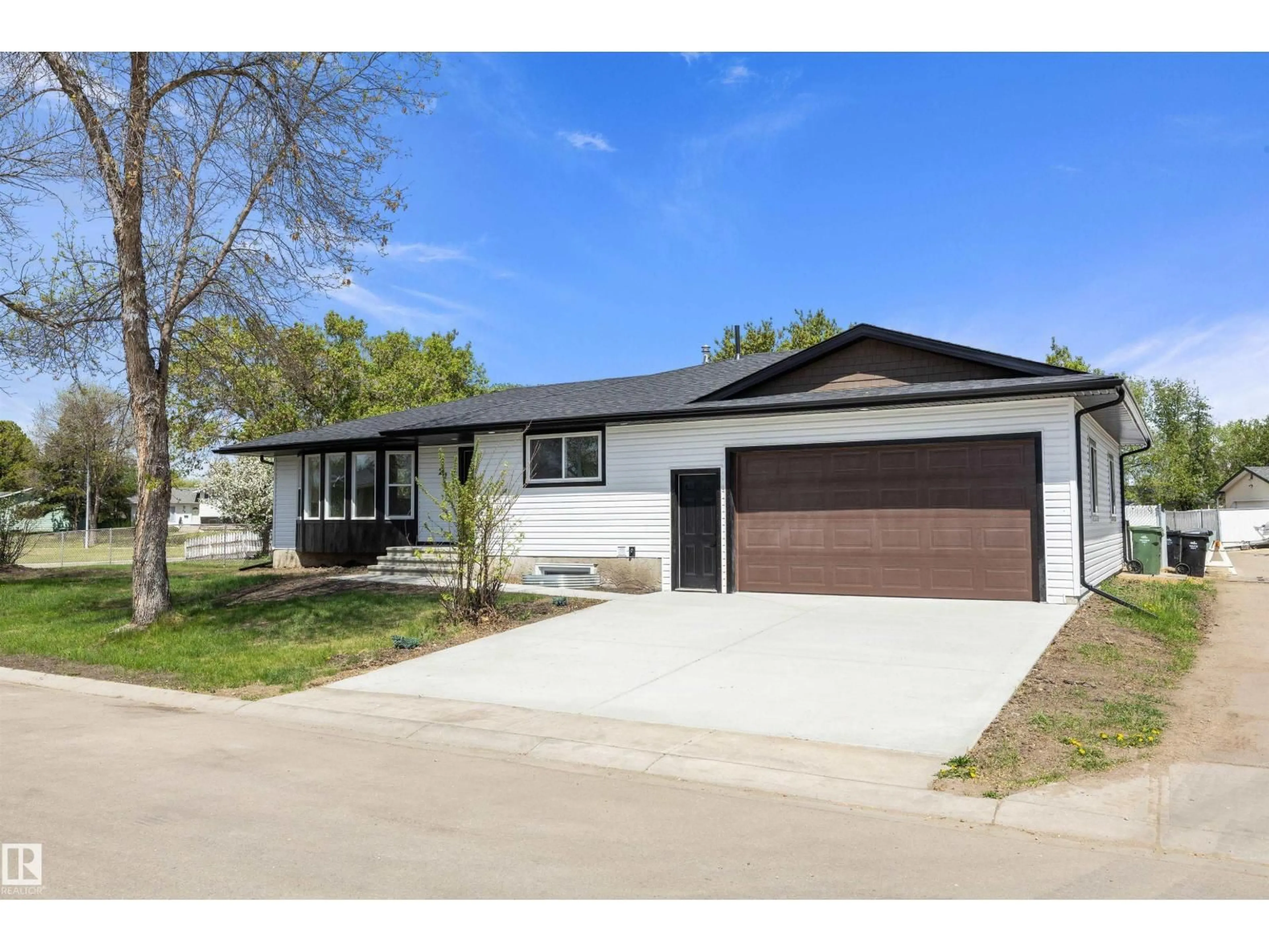 Home with vinyl exterior material, street for 22 HURON DR, Leduc Alberta T9E4N5