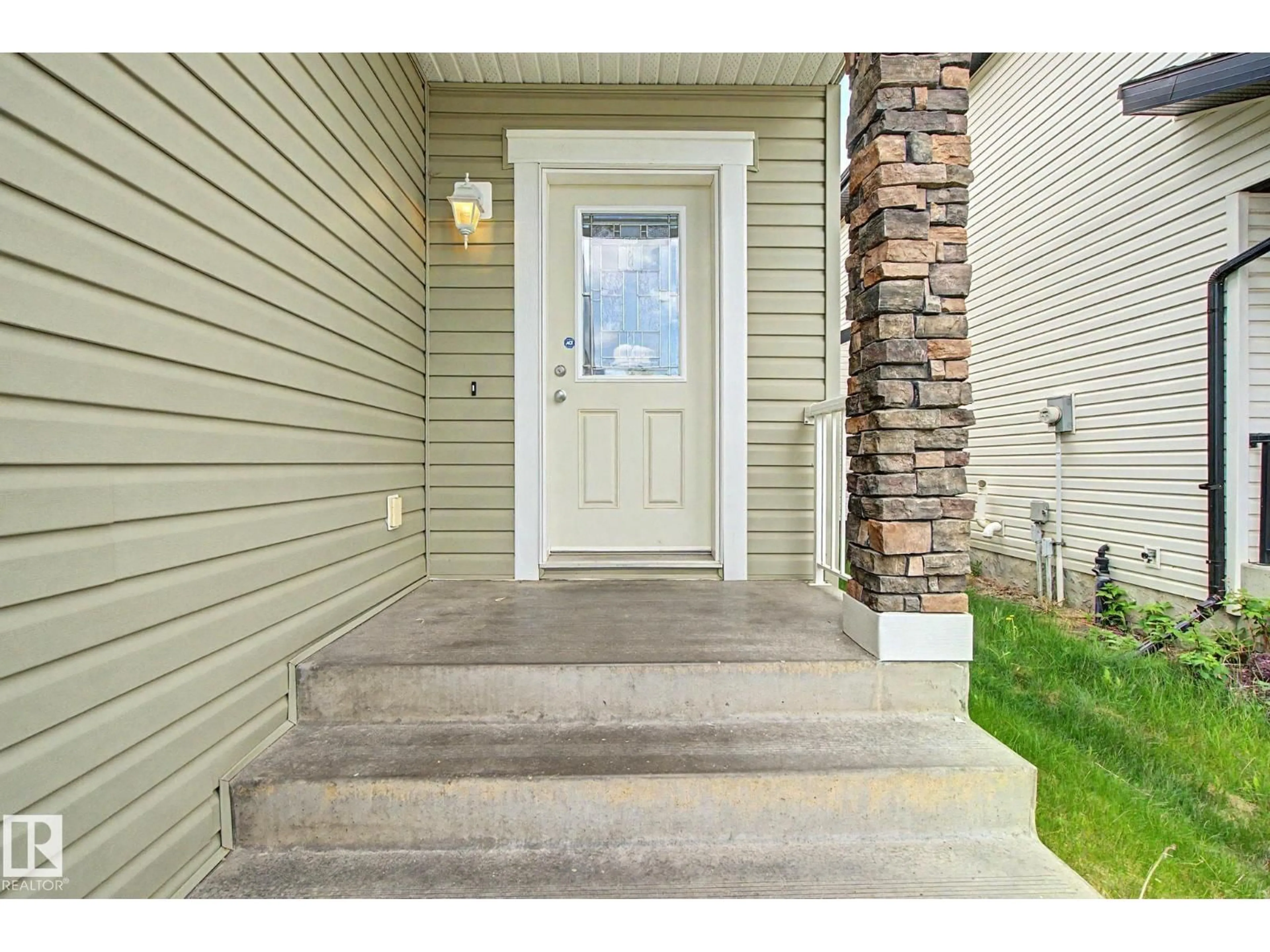 Indoor entryway for SW - 1932 67 ST, Edmonton Alberta T6X0L9