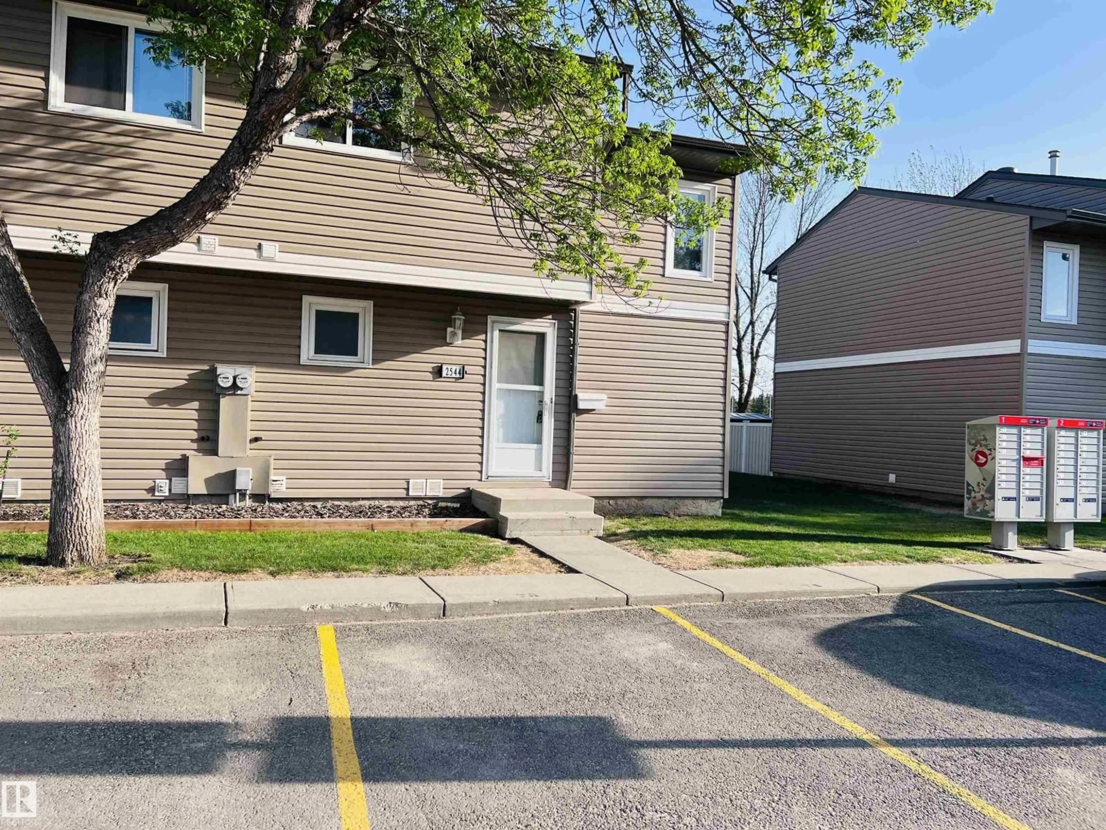 Unknown for 2544 79 ST, Edmonton Alberta T6K3Y4
