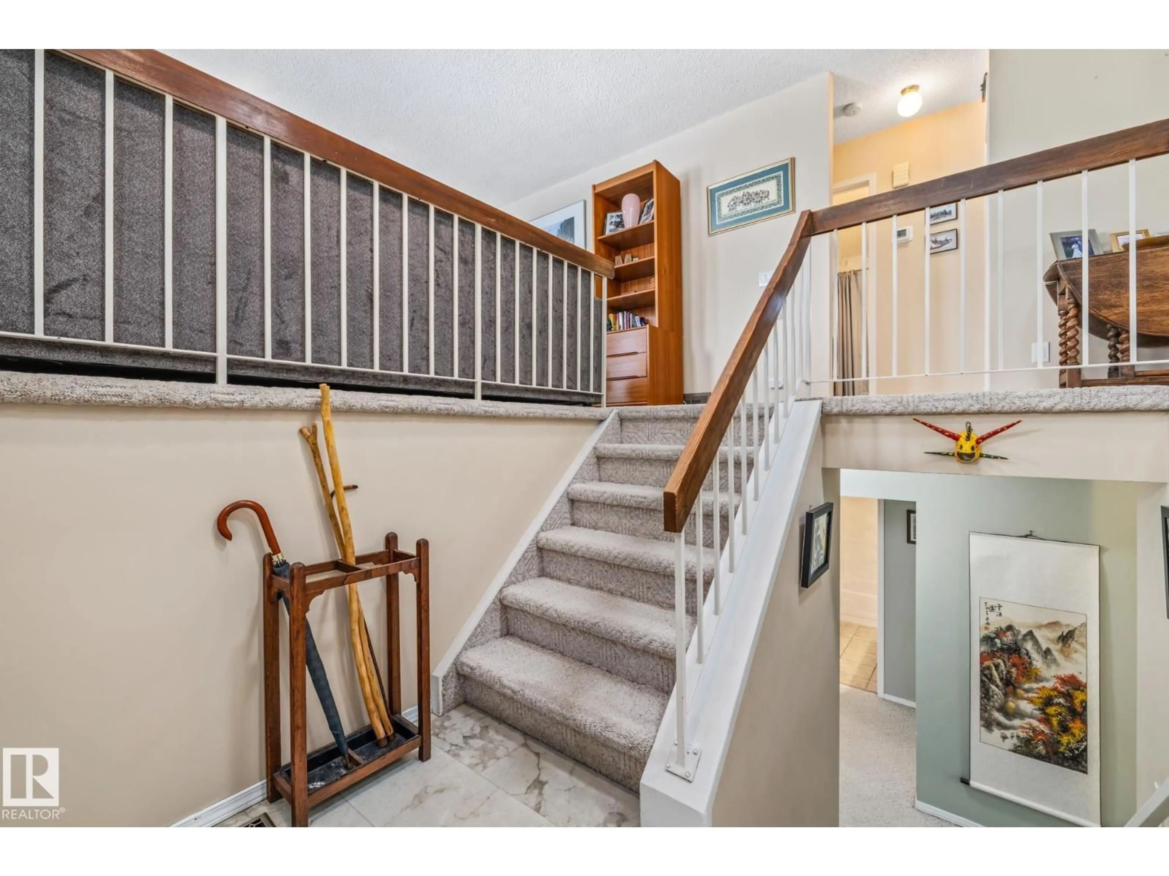 Indoor foyer for NW - 9719 190 ST, Edmonton Alberta T5T5K7