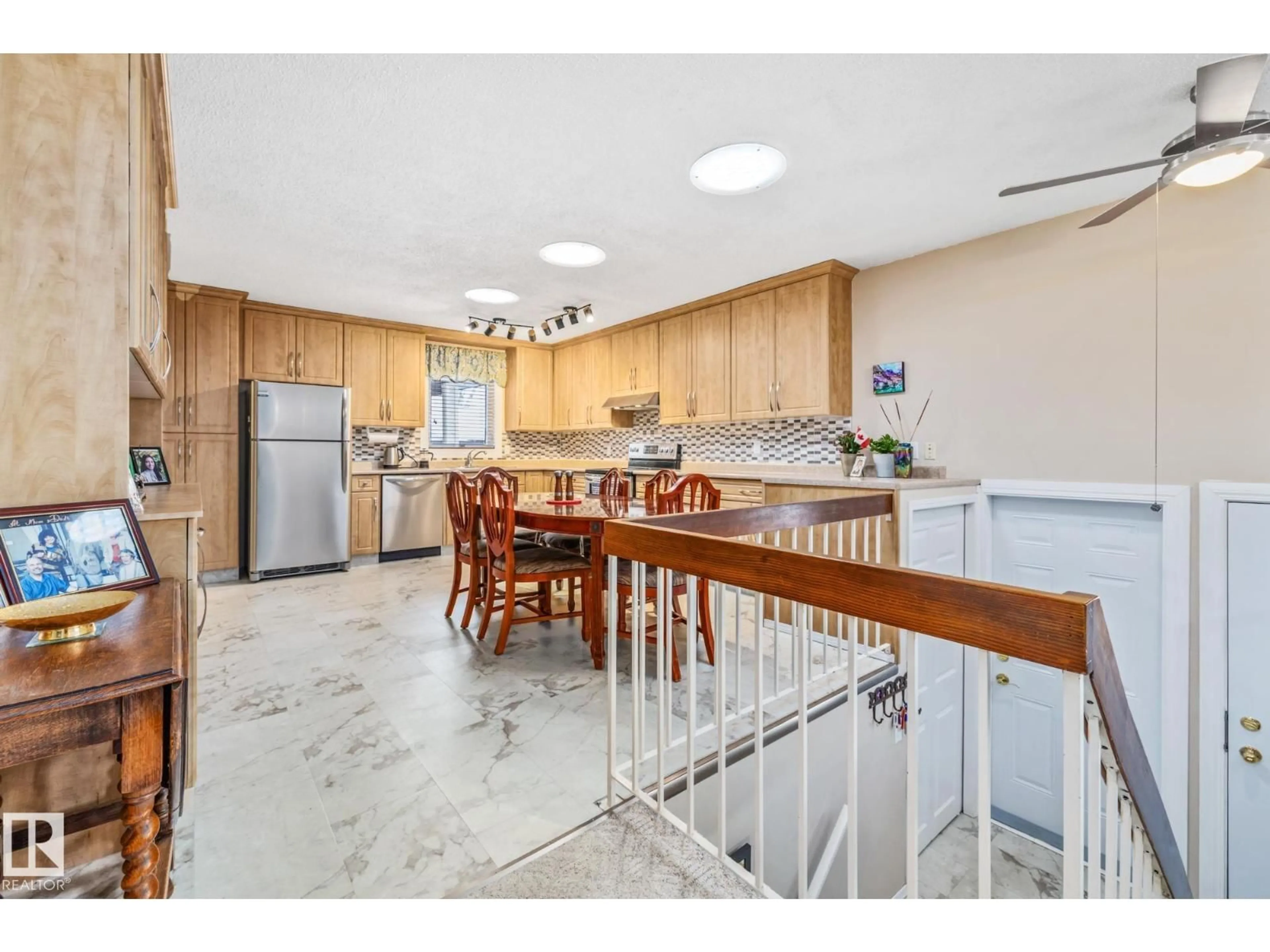 Open concept kitchen, ceramic/tile floor for NW - 9719 190 ST, Edmonton Alberta T5T5K7