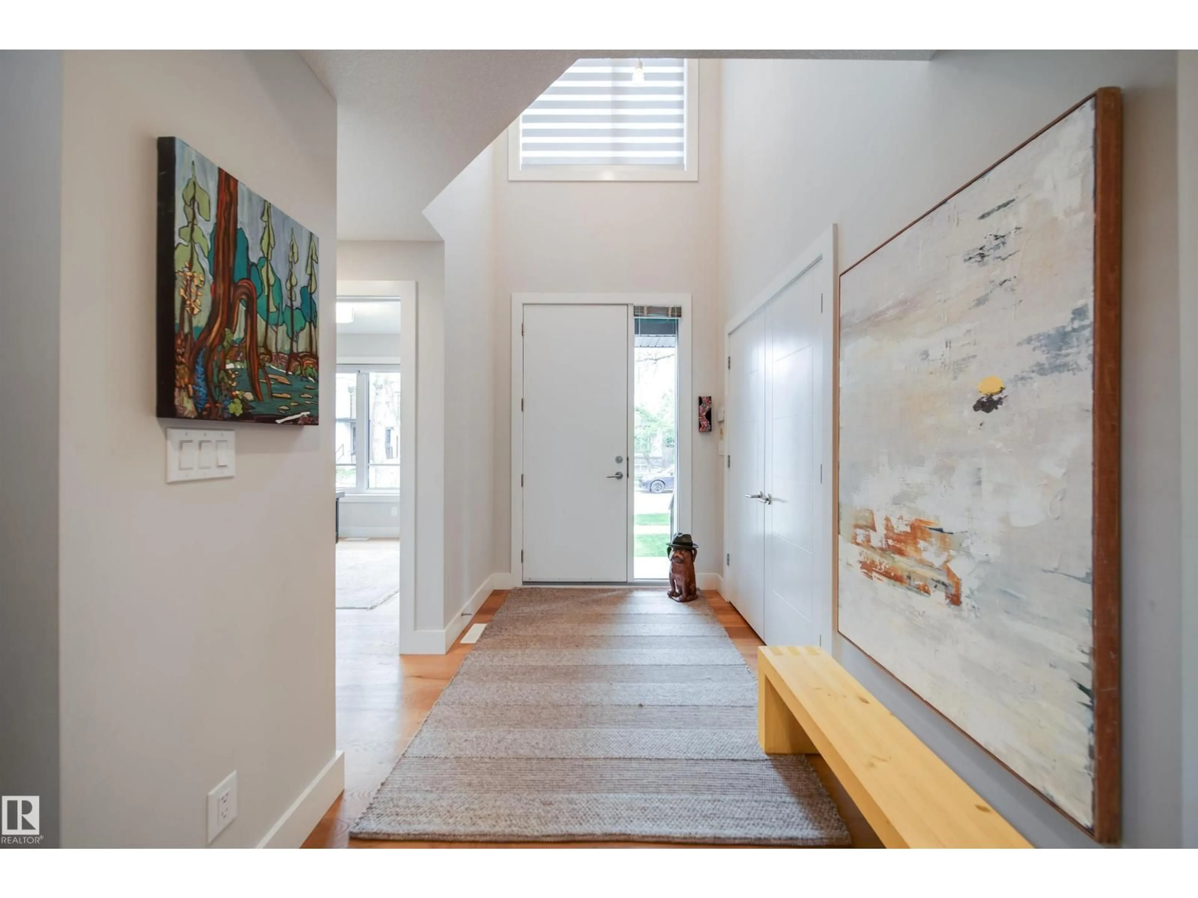 Indoor entryway for NW - 10823 67 AV, Edmonton Alberta T6H2A2