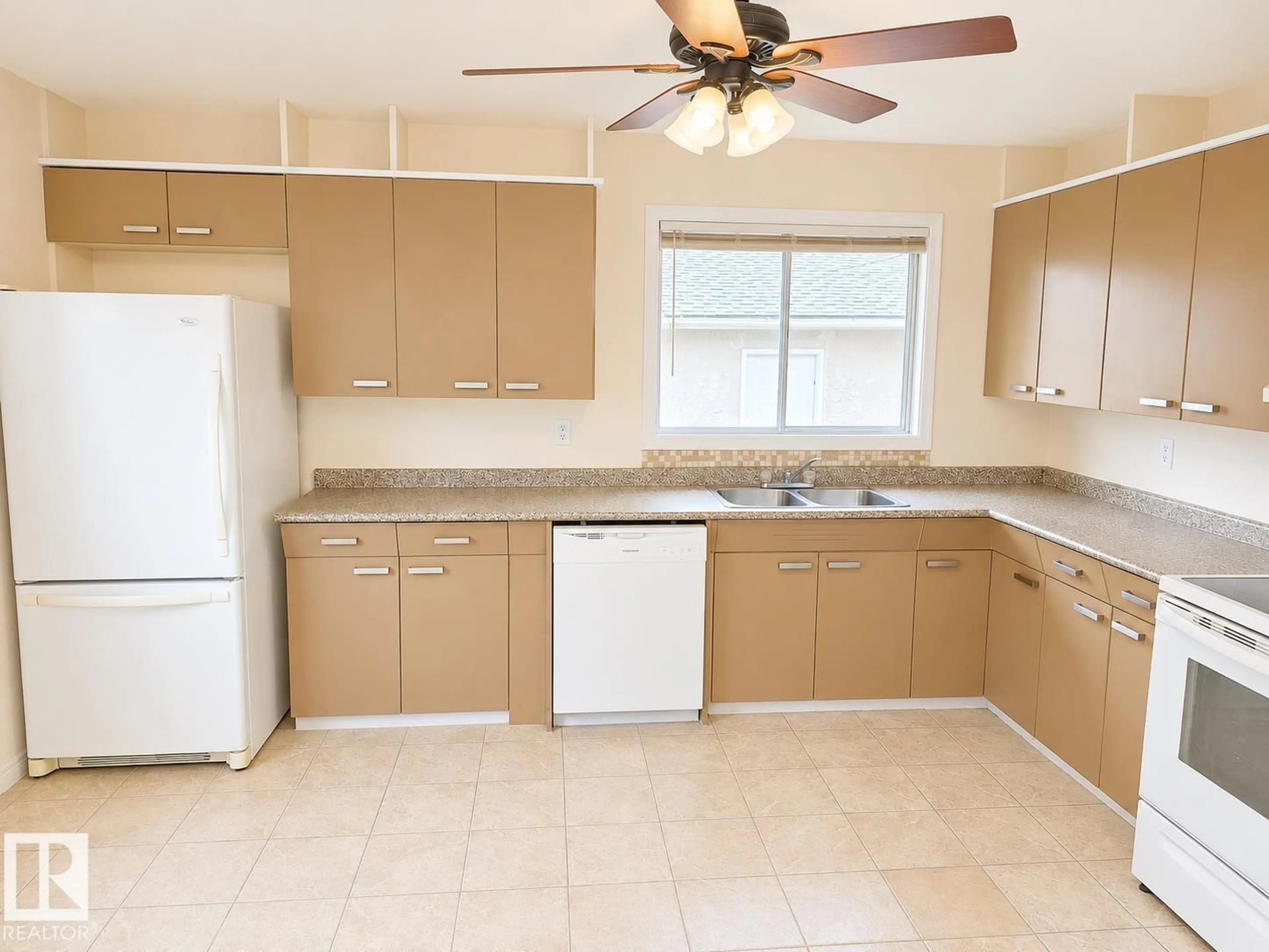 Standard kitchen, ceramic/tile floor for NW - 8712 162 ST, Edmonton Alberta T5R2M1